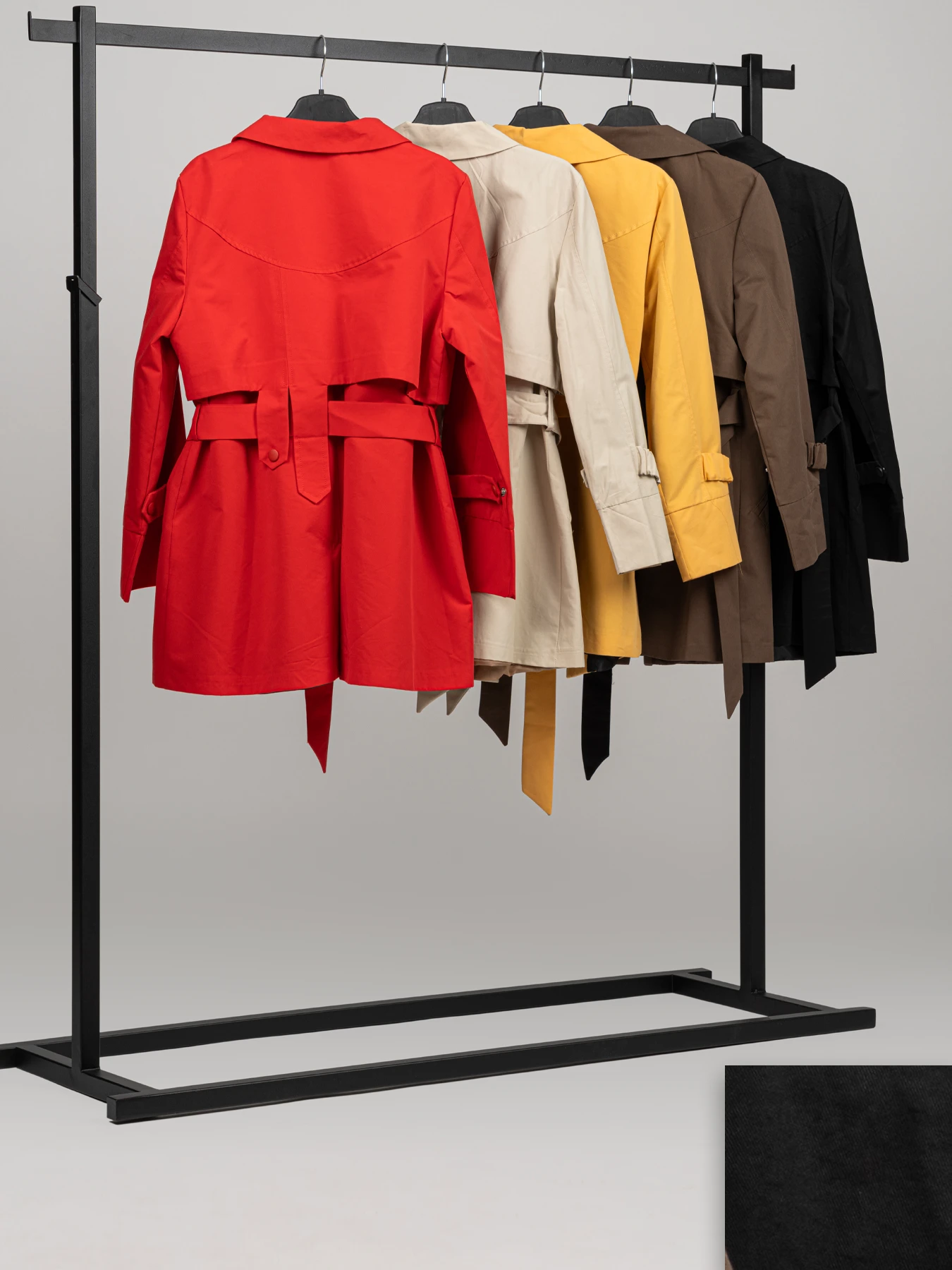 بارانی زنانه طرح کوتاه یقه انگلیسی مشکی روما