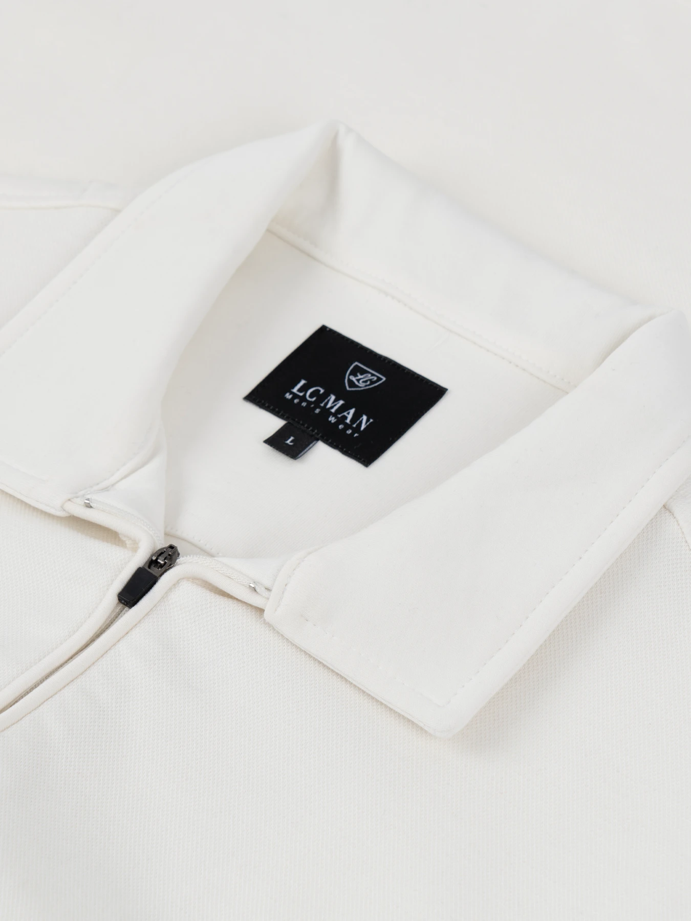 پلیور یقه شکاری سفید ال سی من 69