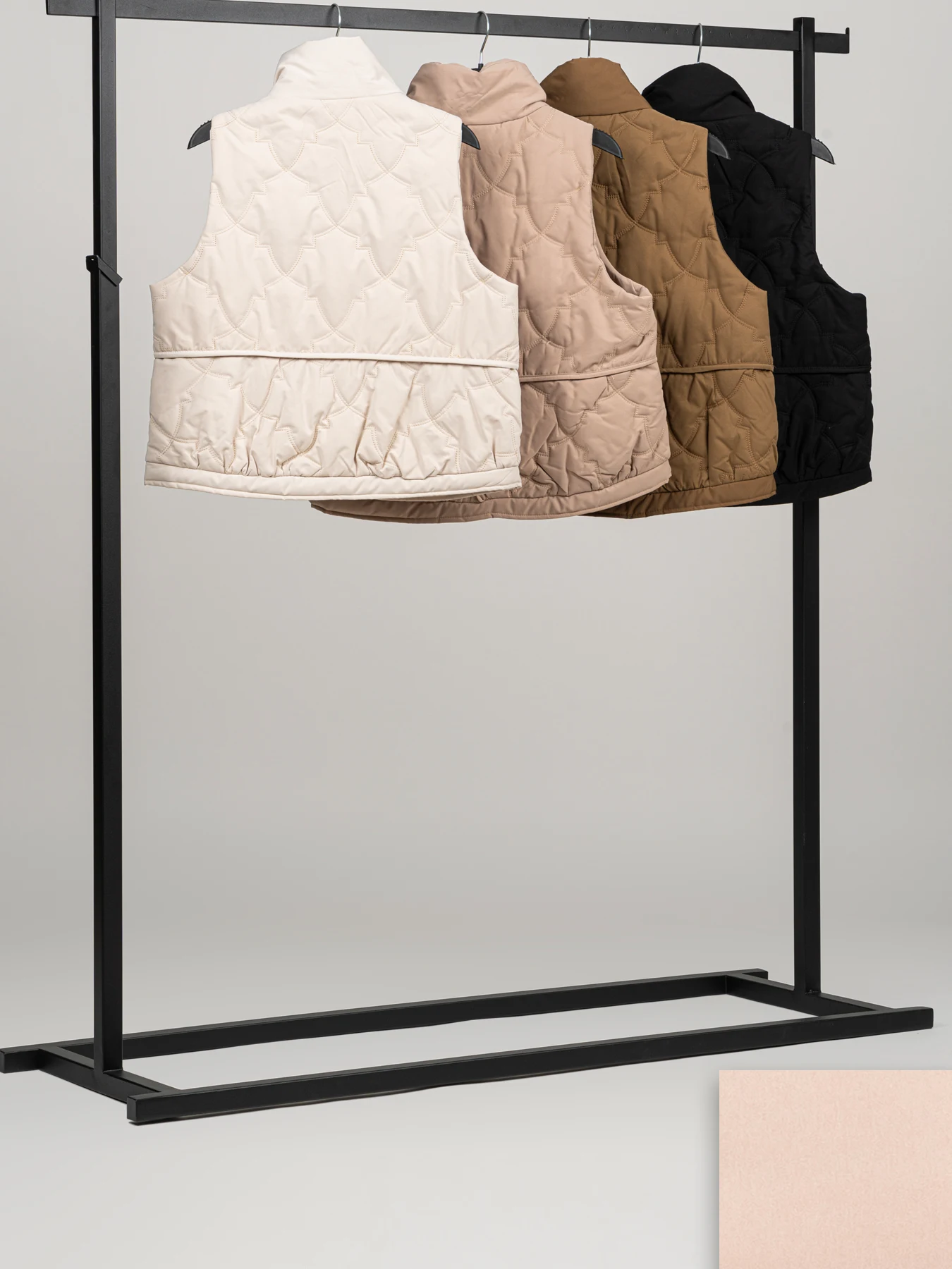 پافر زنانه دوجیب طرح حلالی کرم روما