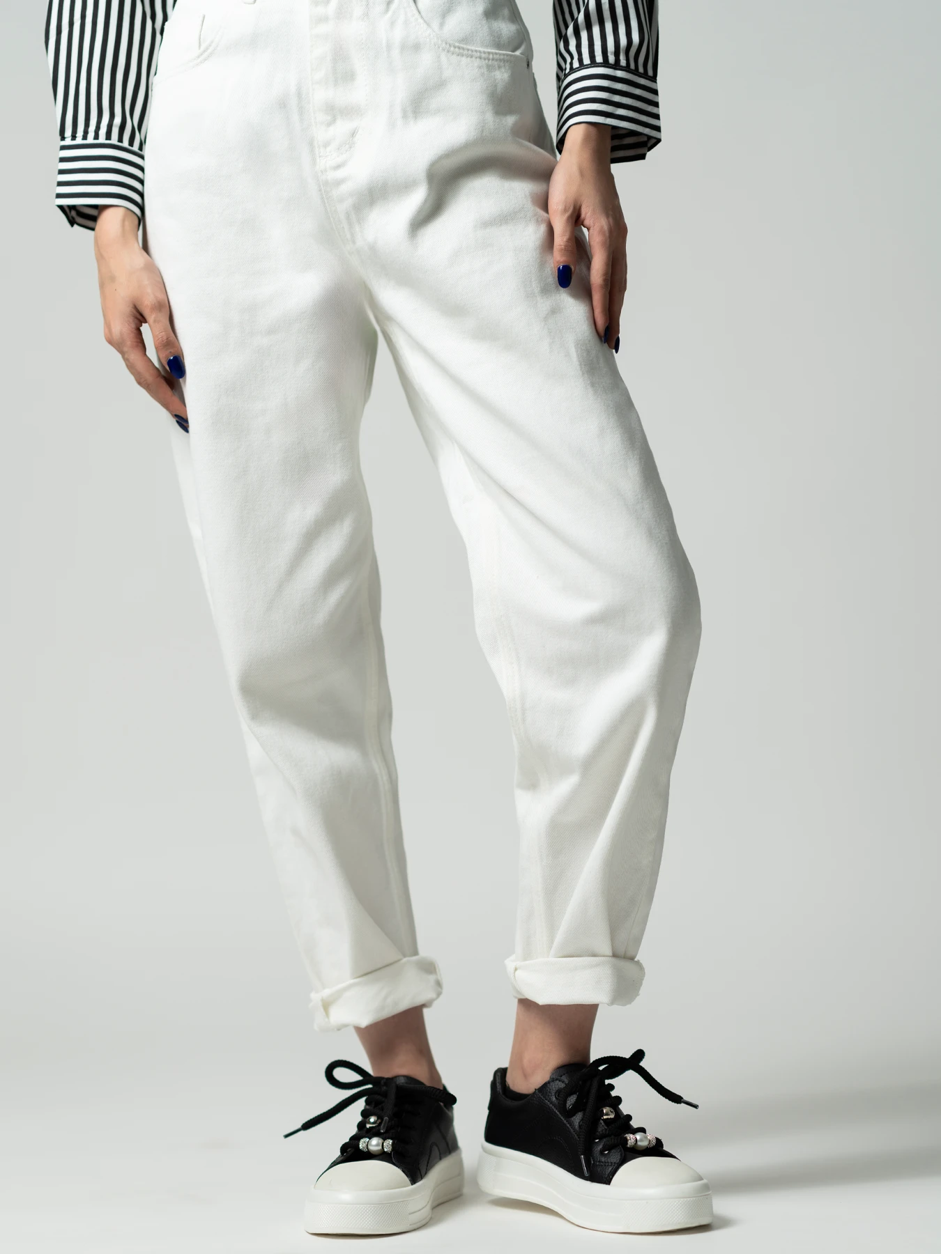 شلوار تک زنانه جین مام استایل سفید
