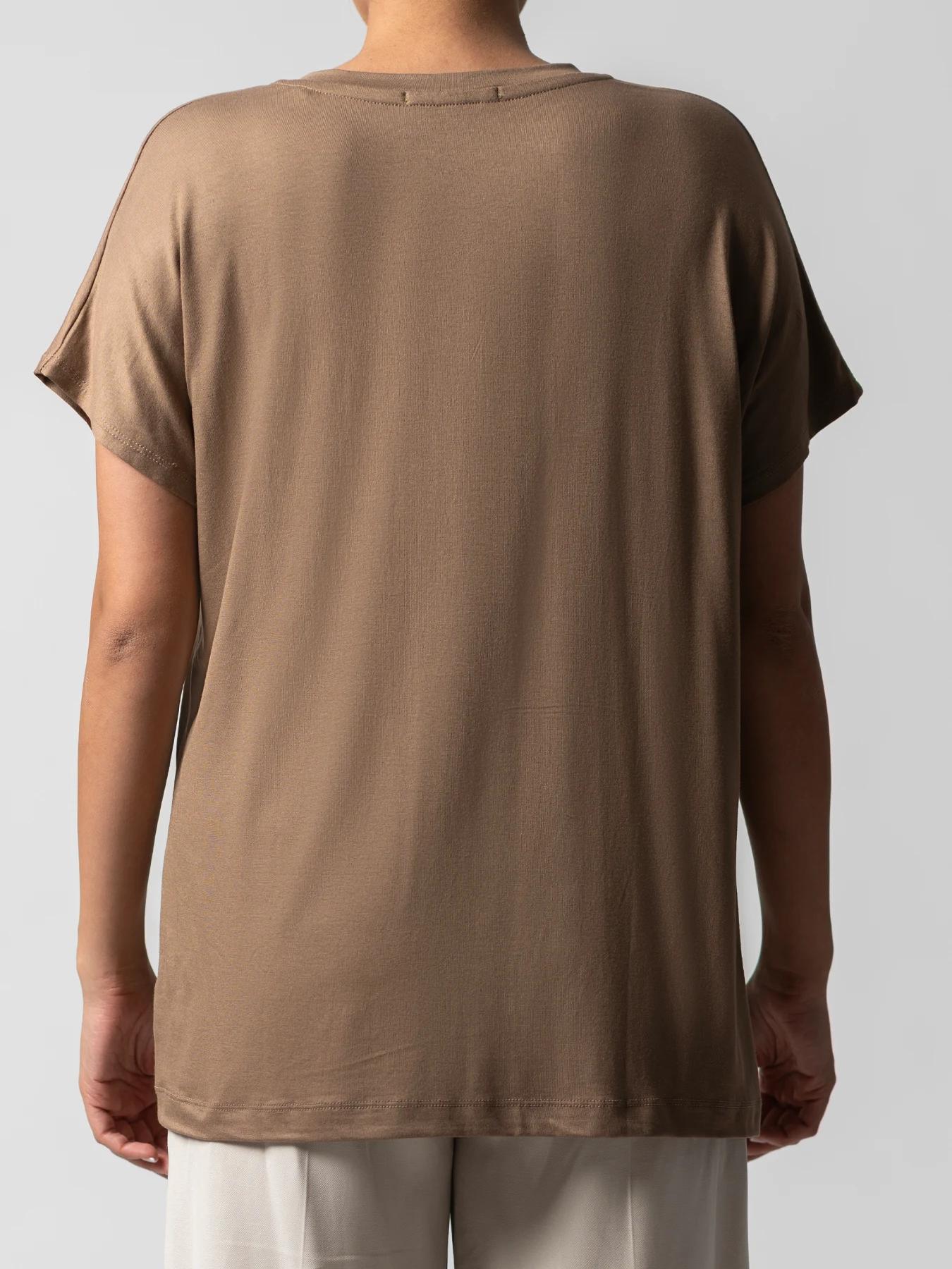 تیشرت زنانه نسکافه ای یقه هفت بلند 