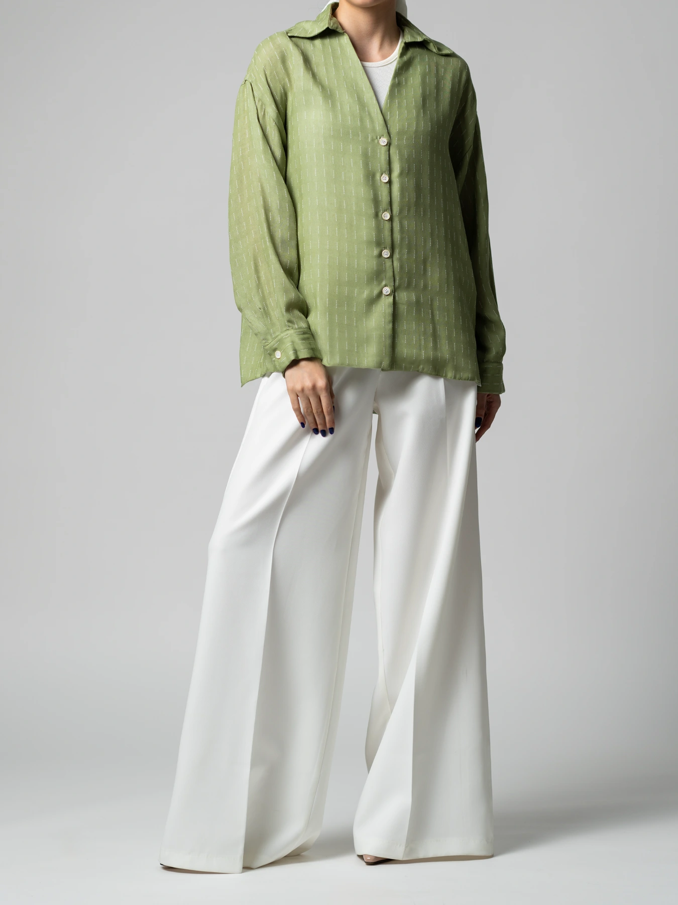 شومیز جلودکمه سبز طرح نقطه چین 