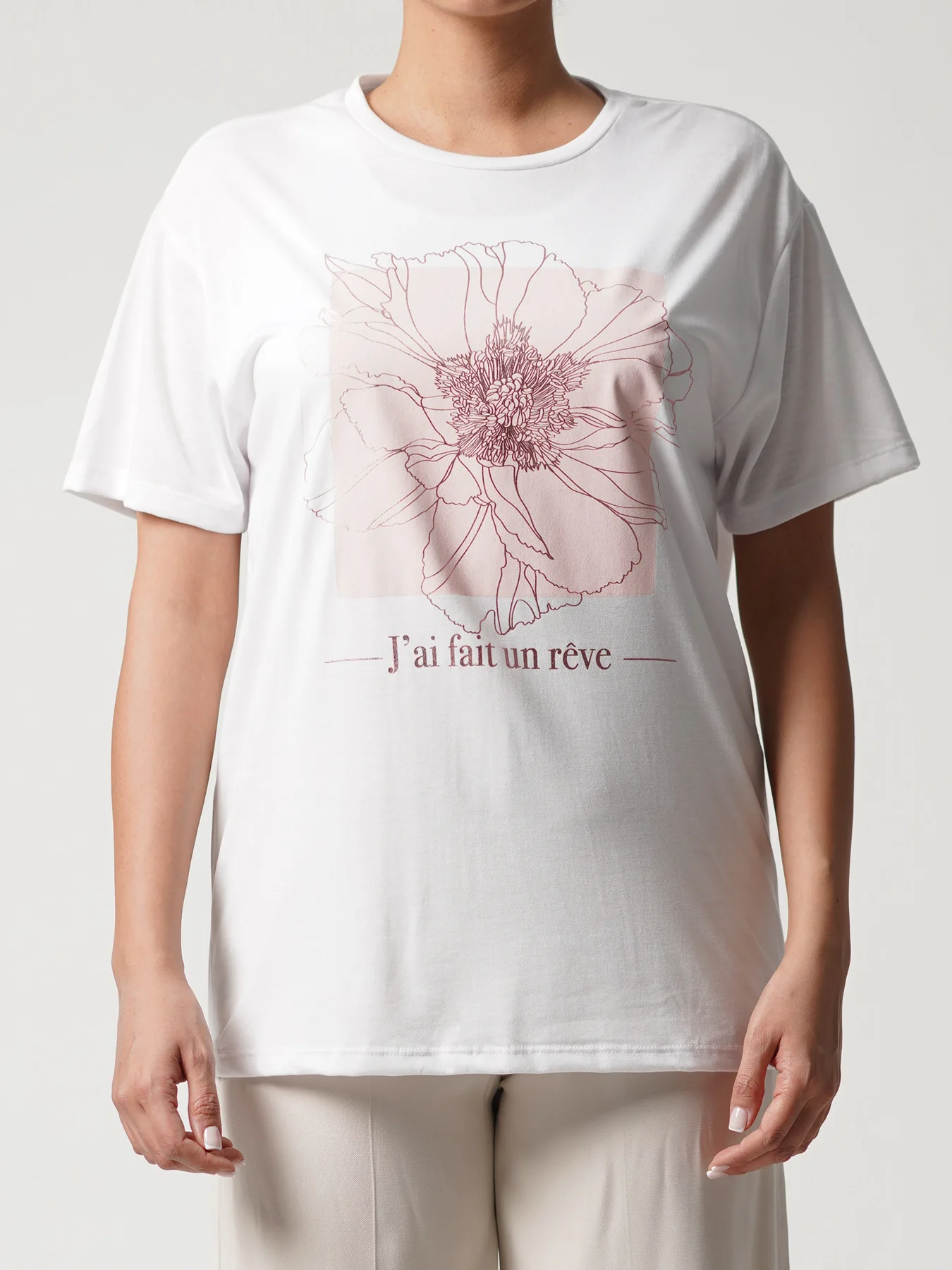 تیشرت زنانه سفید یقه گرد طرح گل