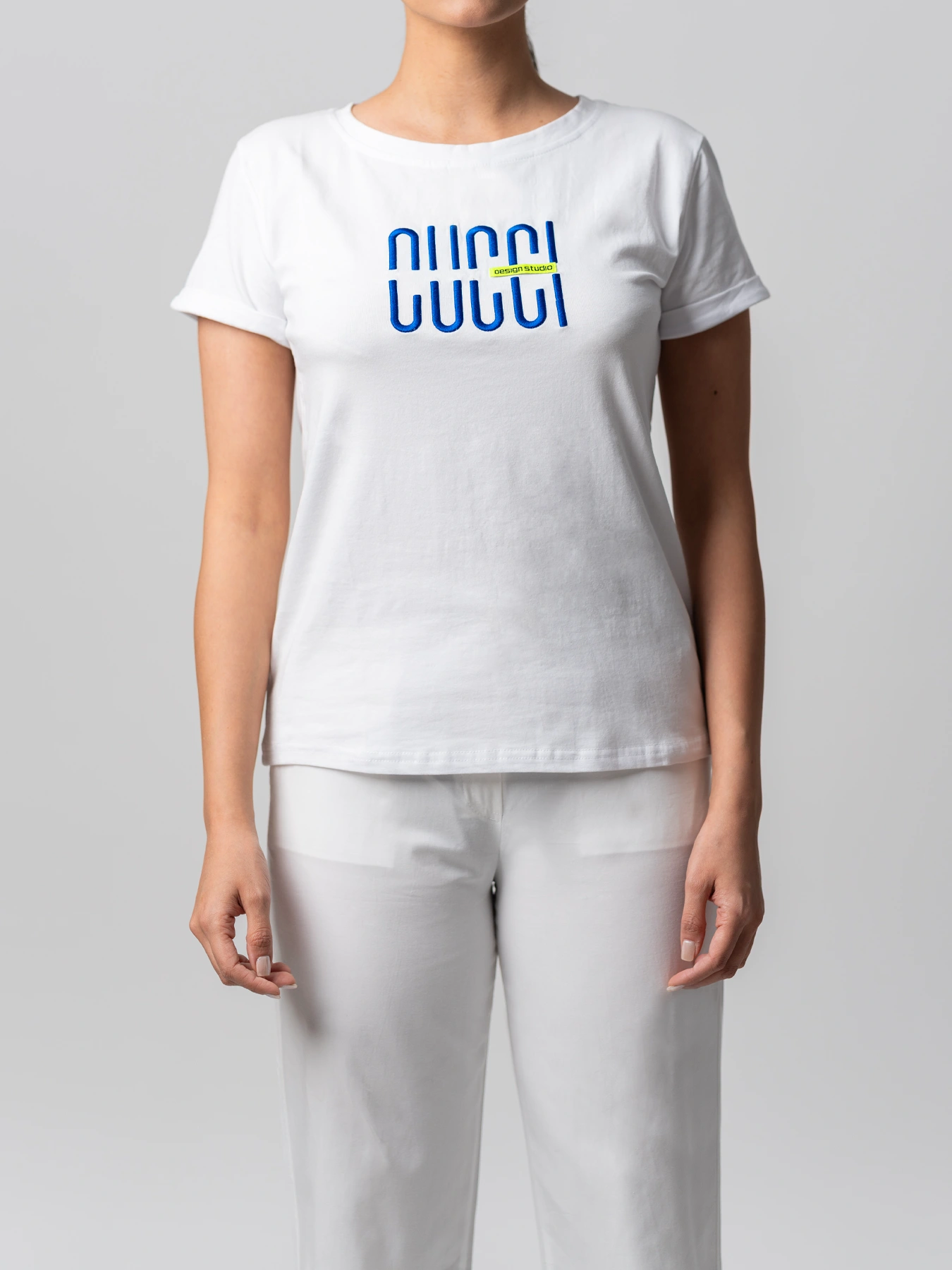 تیشرت زنانه سفید یقه گرد طرح دار