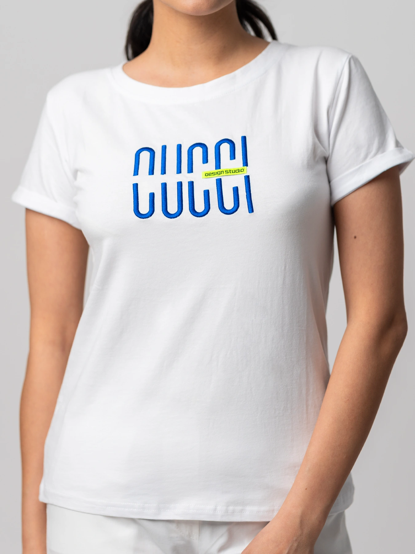 تیشرت زنانه سفید یقه گرد طرح دار