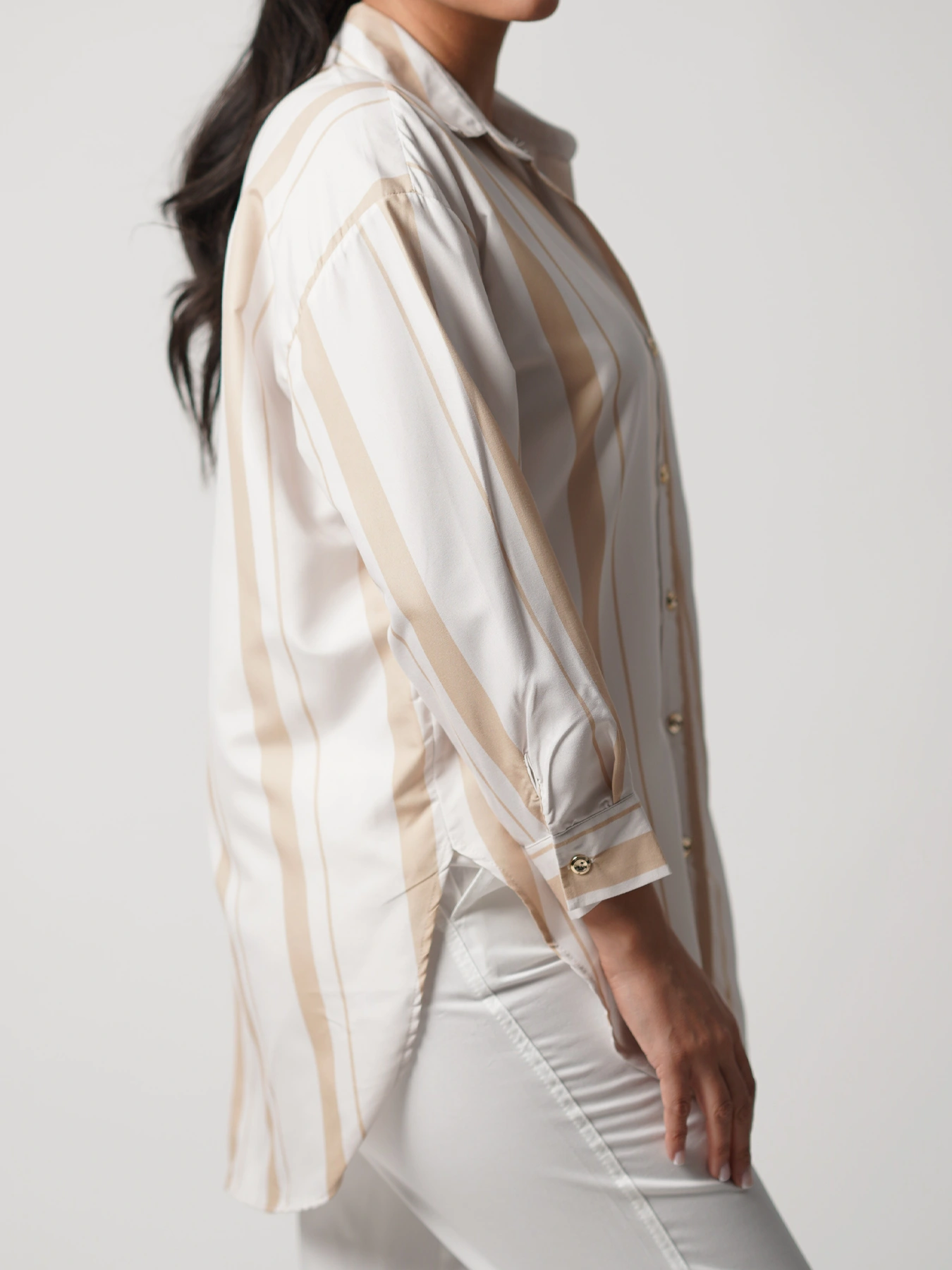 شومیز یقه پیراهنی راه راه دکمه طلائی 