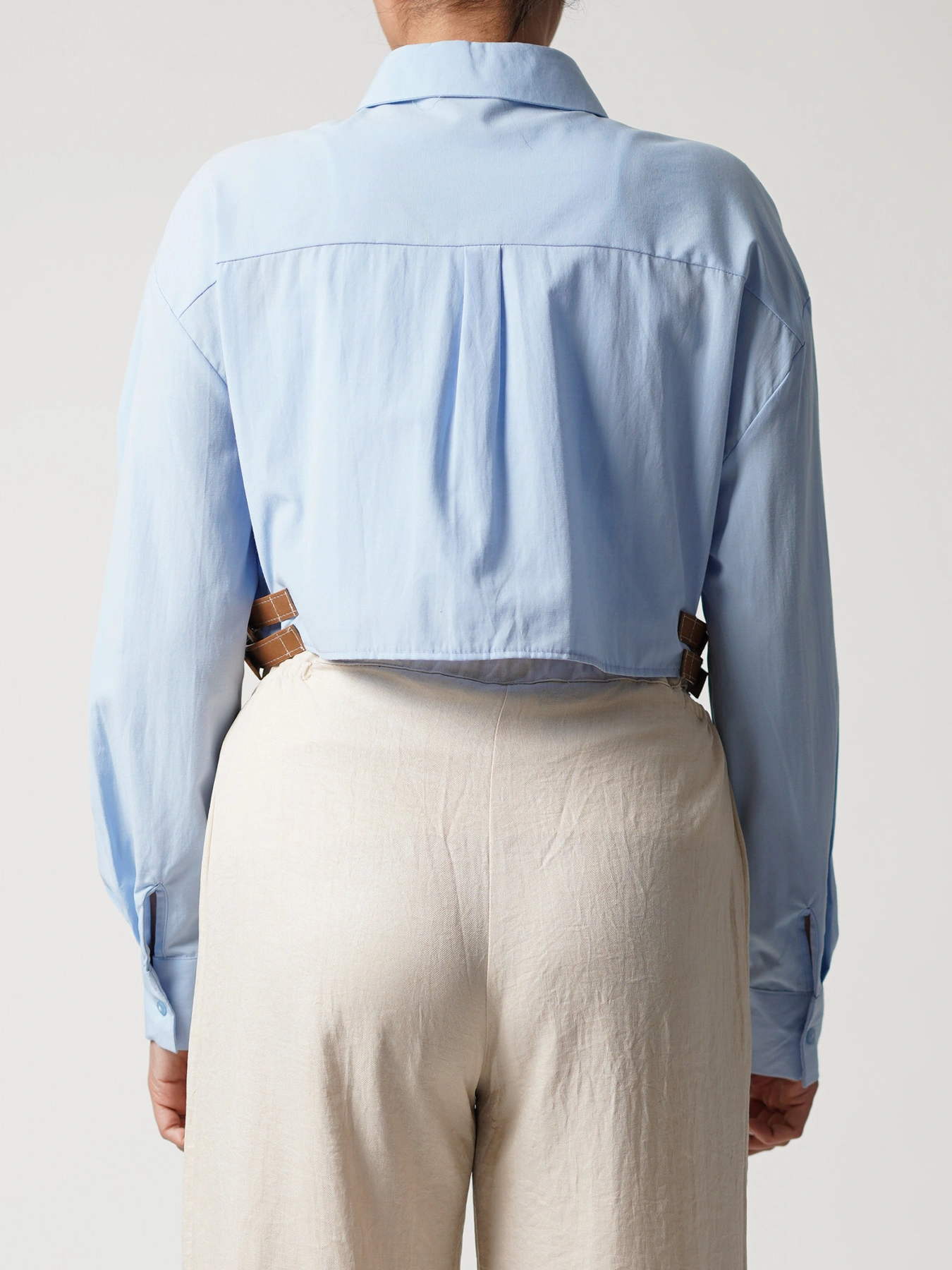 شومیز کراپ آبی دکمه مخفی