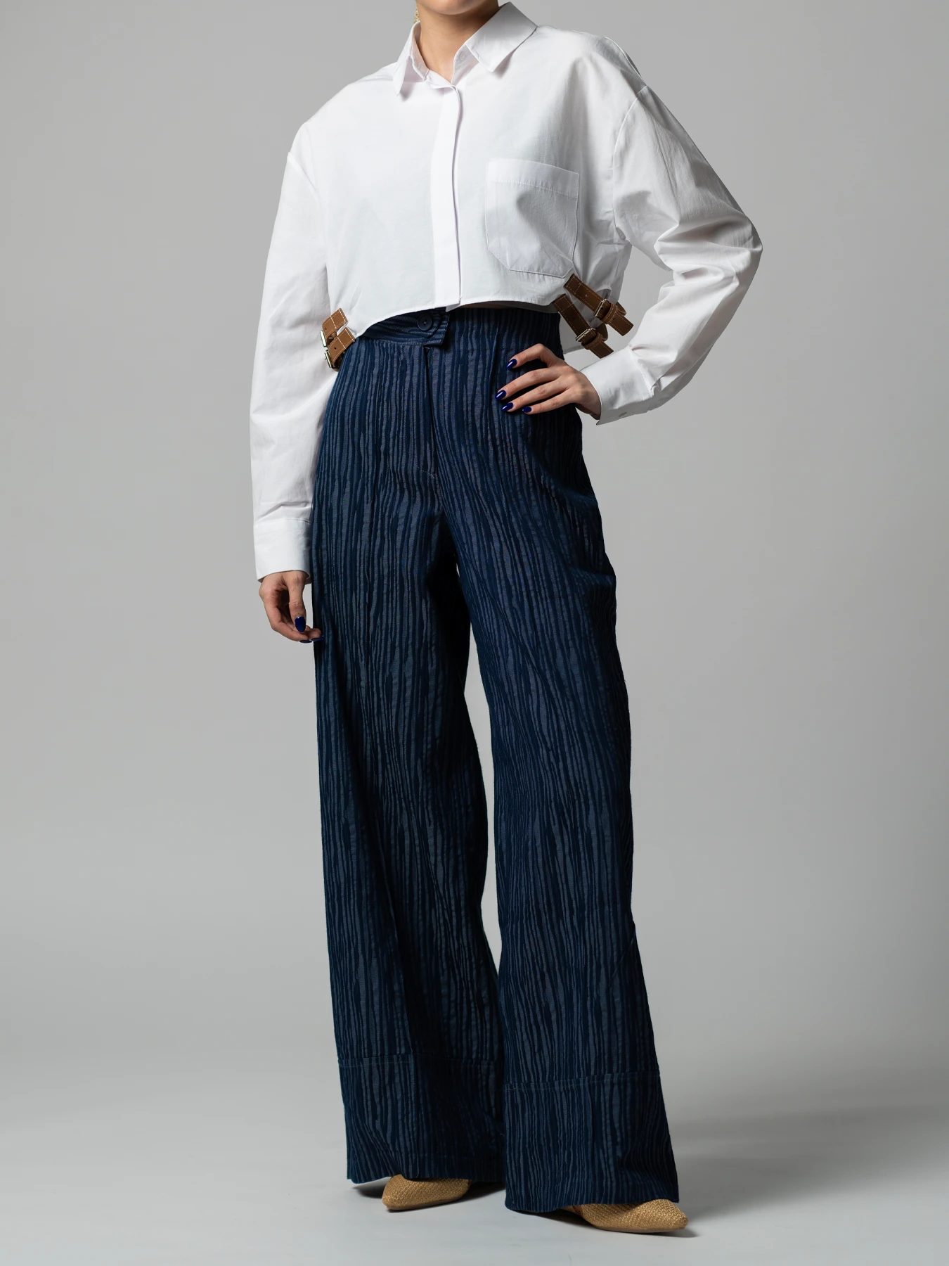 شومیز کراپ سفید دکمه مخفی