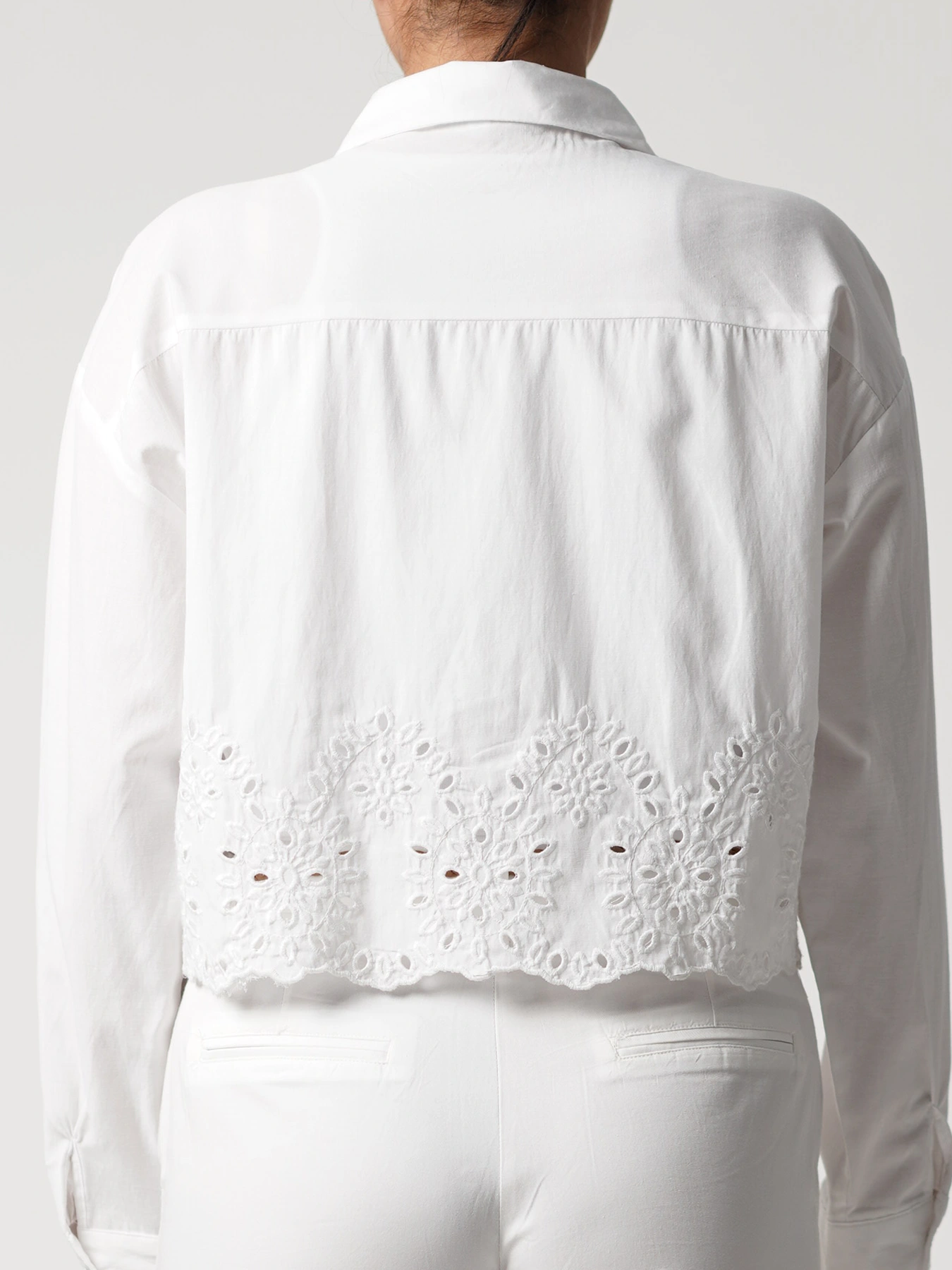 شومیز کراپ سفید کمرخامه دوزی