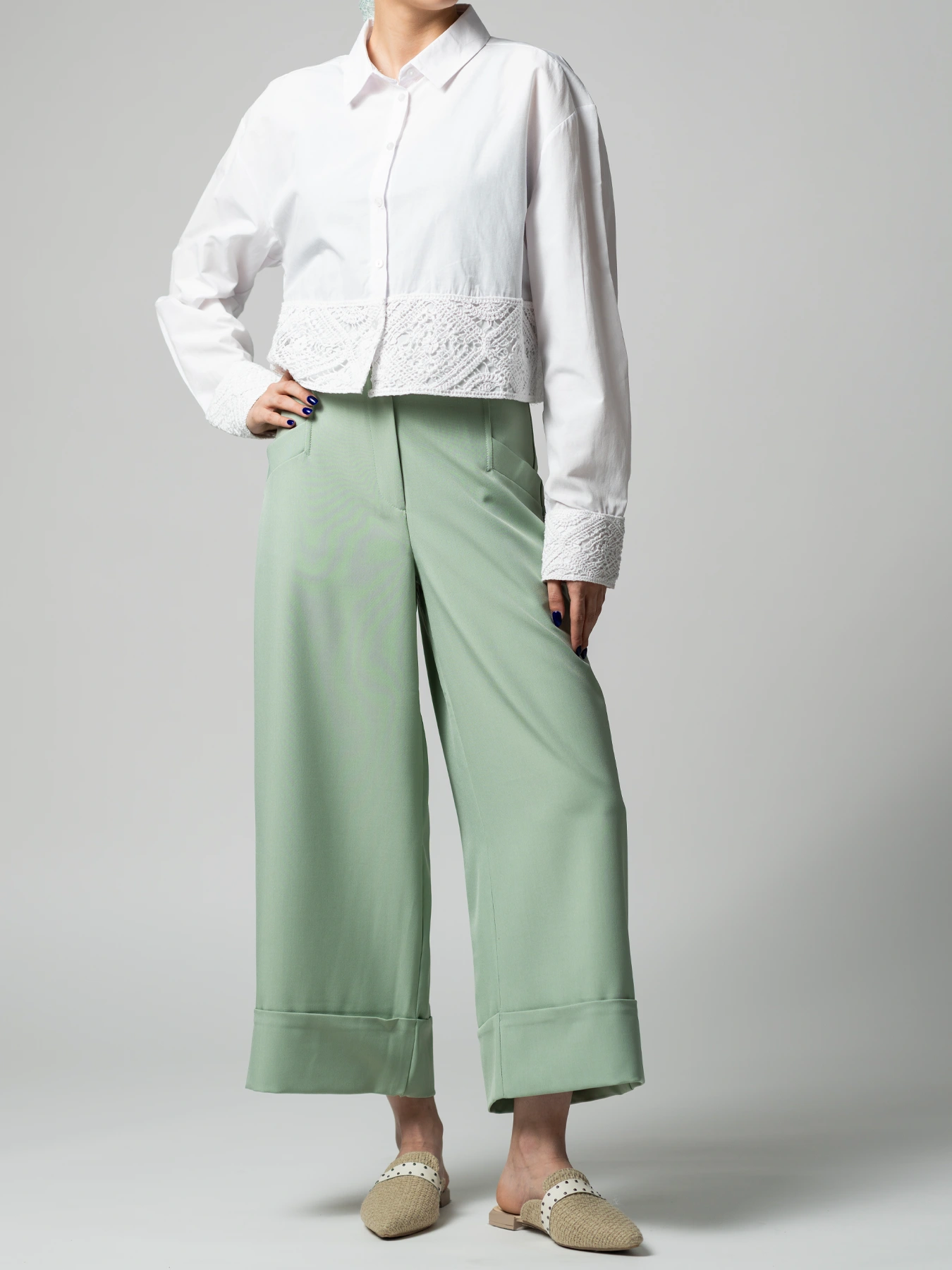 شومیز کراپ یقه شکاری کمرخامه دوزی سفید