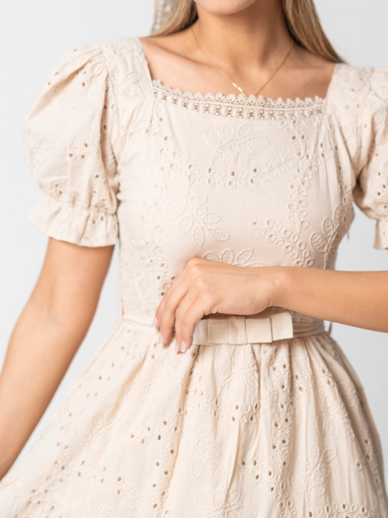 پیراهن بلند زنانه پشت یقه تور یقه خشتی 