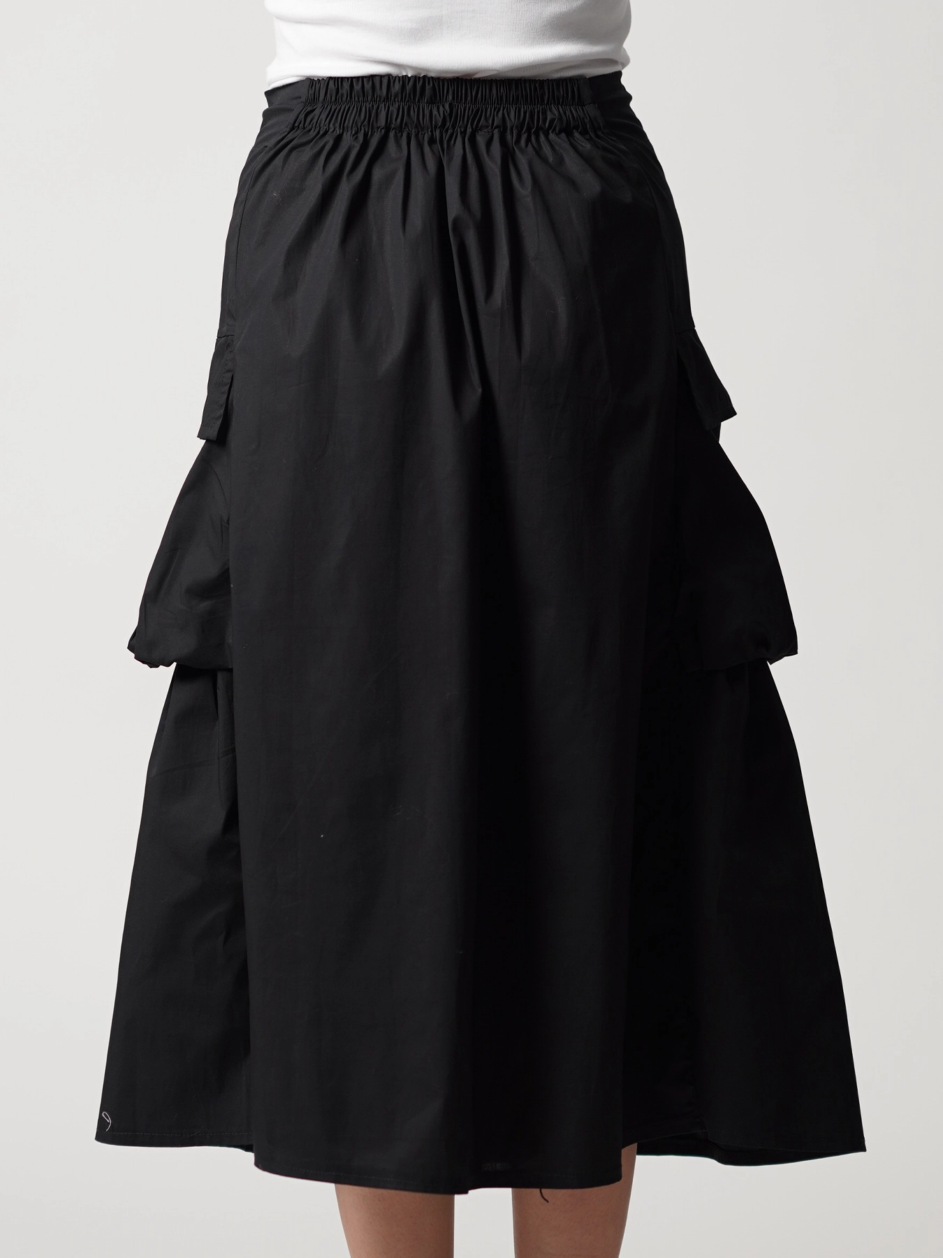 دامن کتان ساده مشکی دوجیب چین دار 