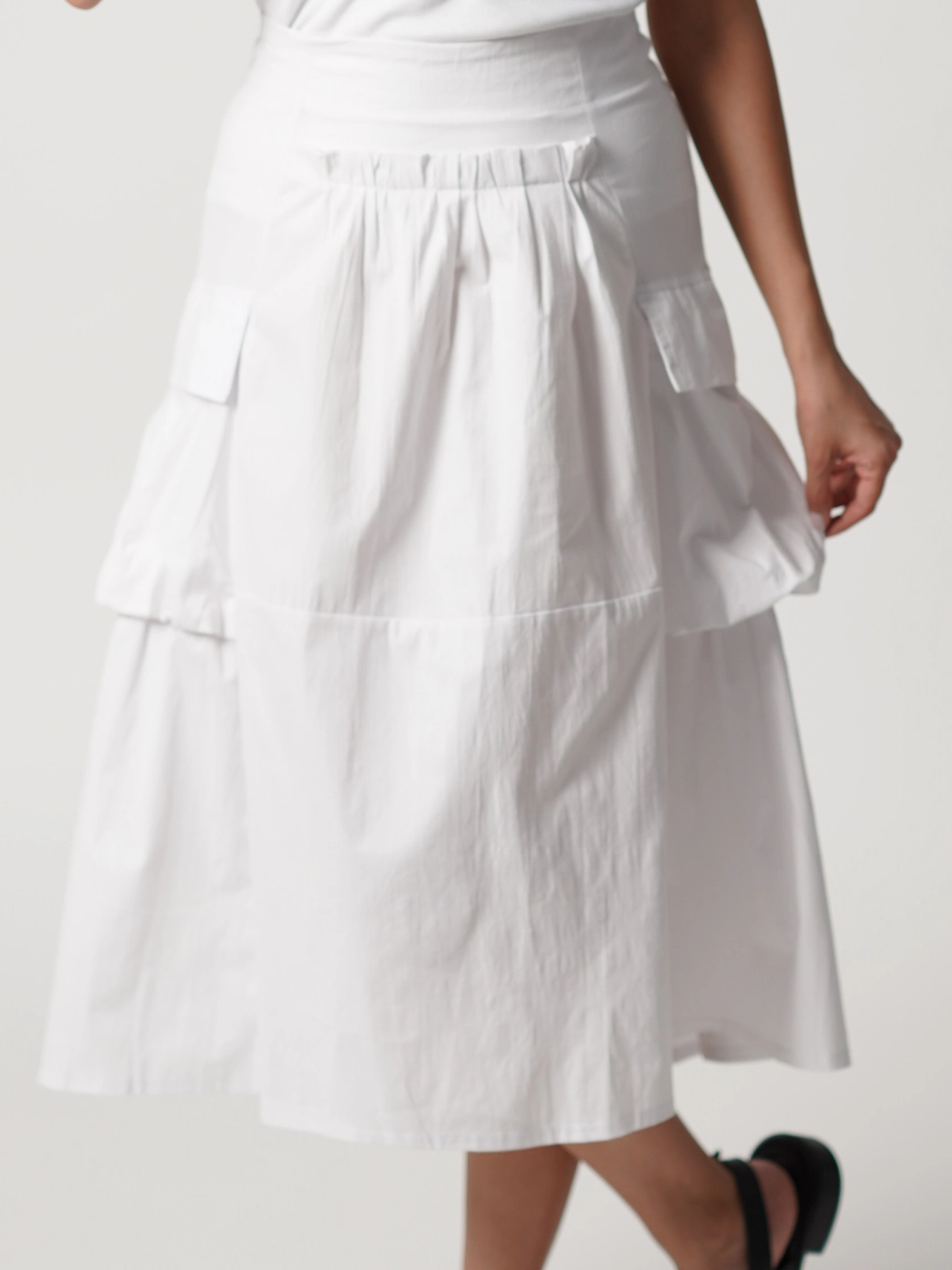 دامن کتان ساده سفید دوجیب چین دار 