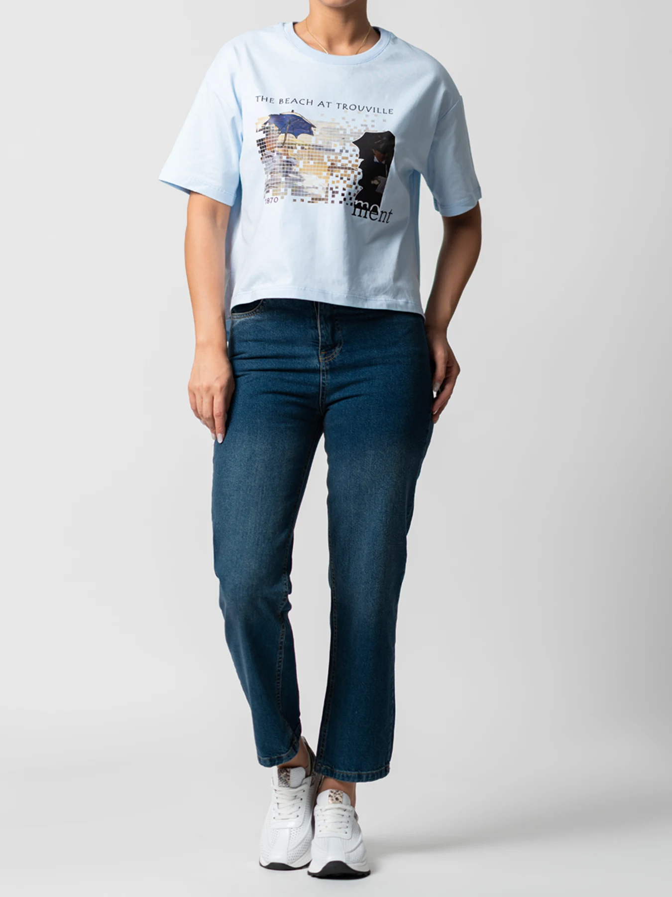 تیشرت آبی یقه گرد طرح چتر 