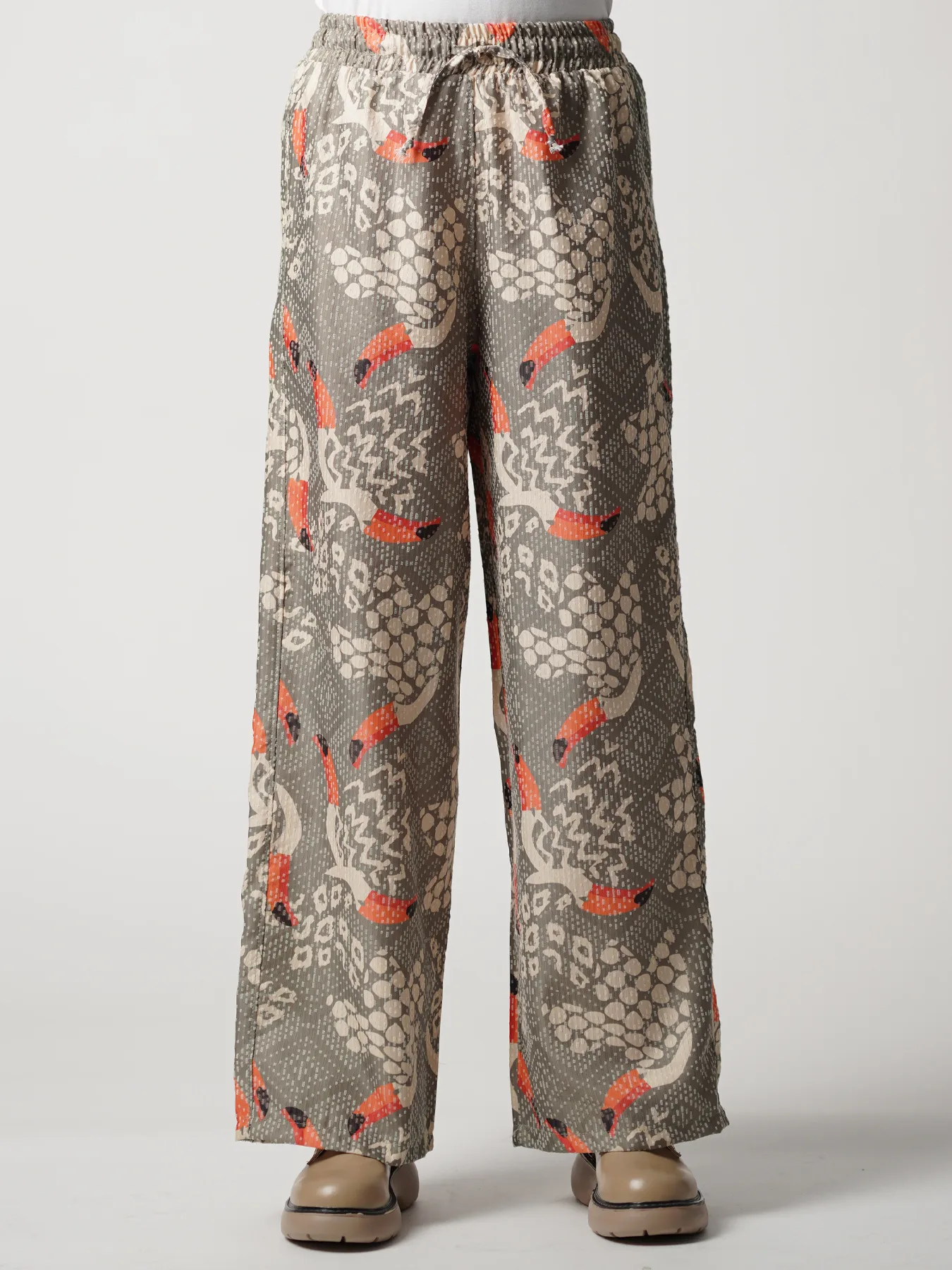 شلوار صدری کرم زنانه طرحدار