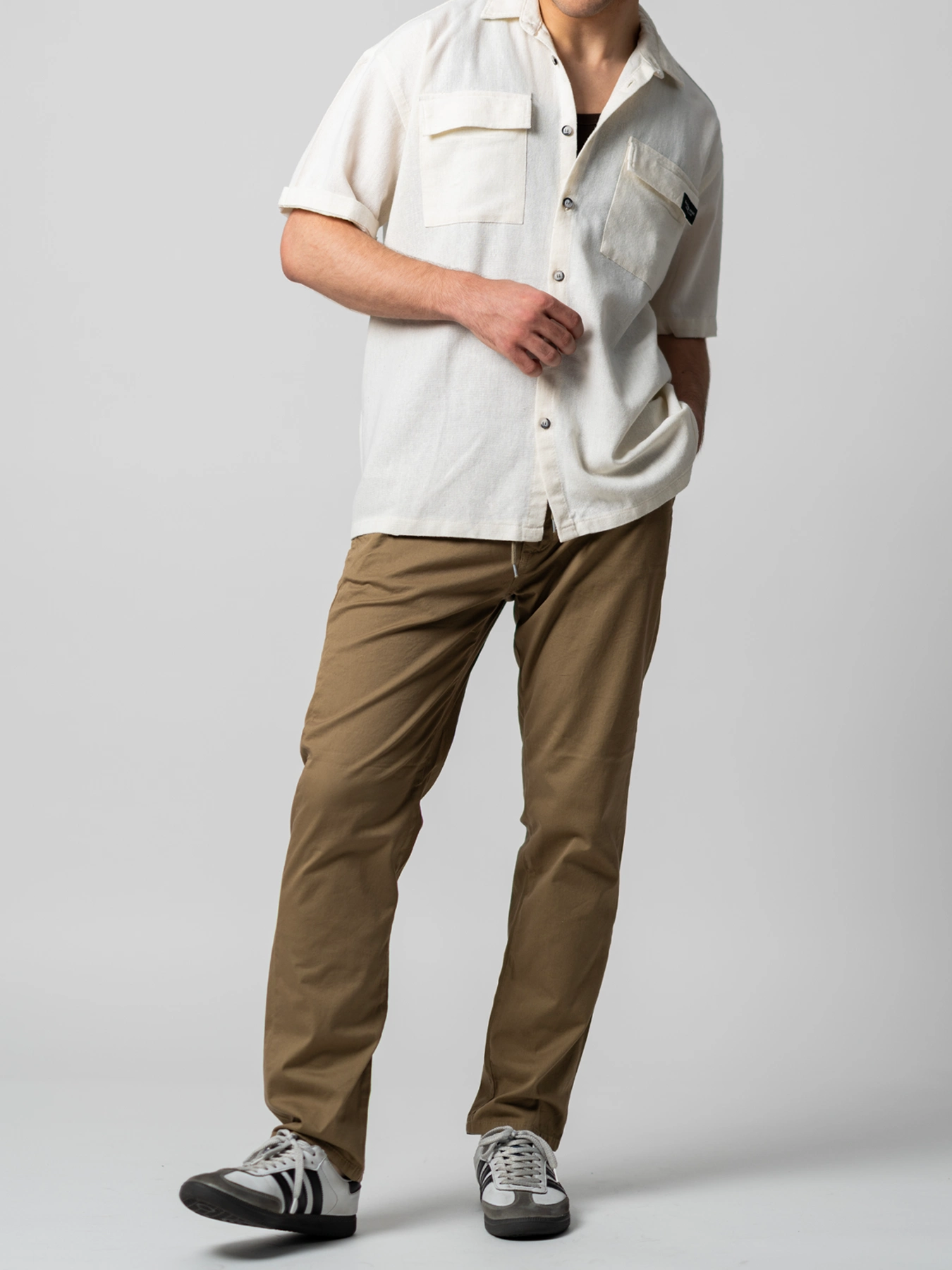 پیراهن شیری لینن دوجیب آستین کوتاه 