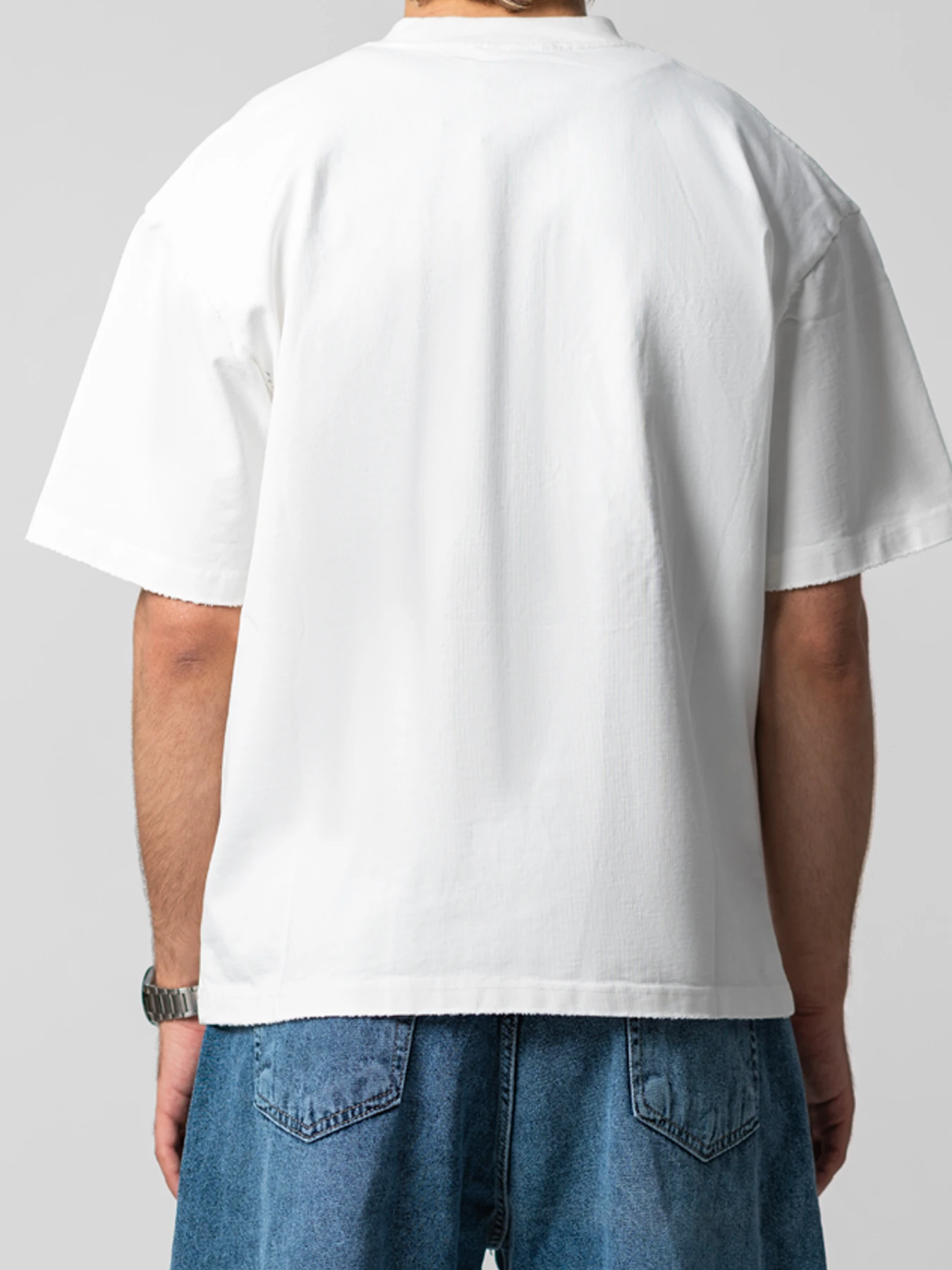 تیشرت مردانه سفید یقه گرد طرح دار 11