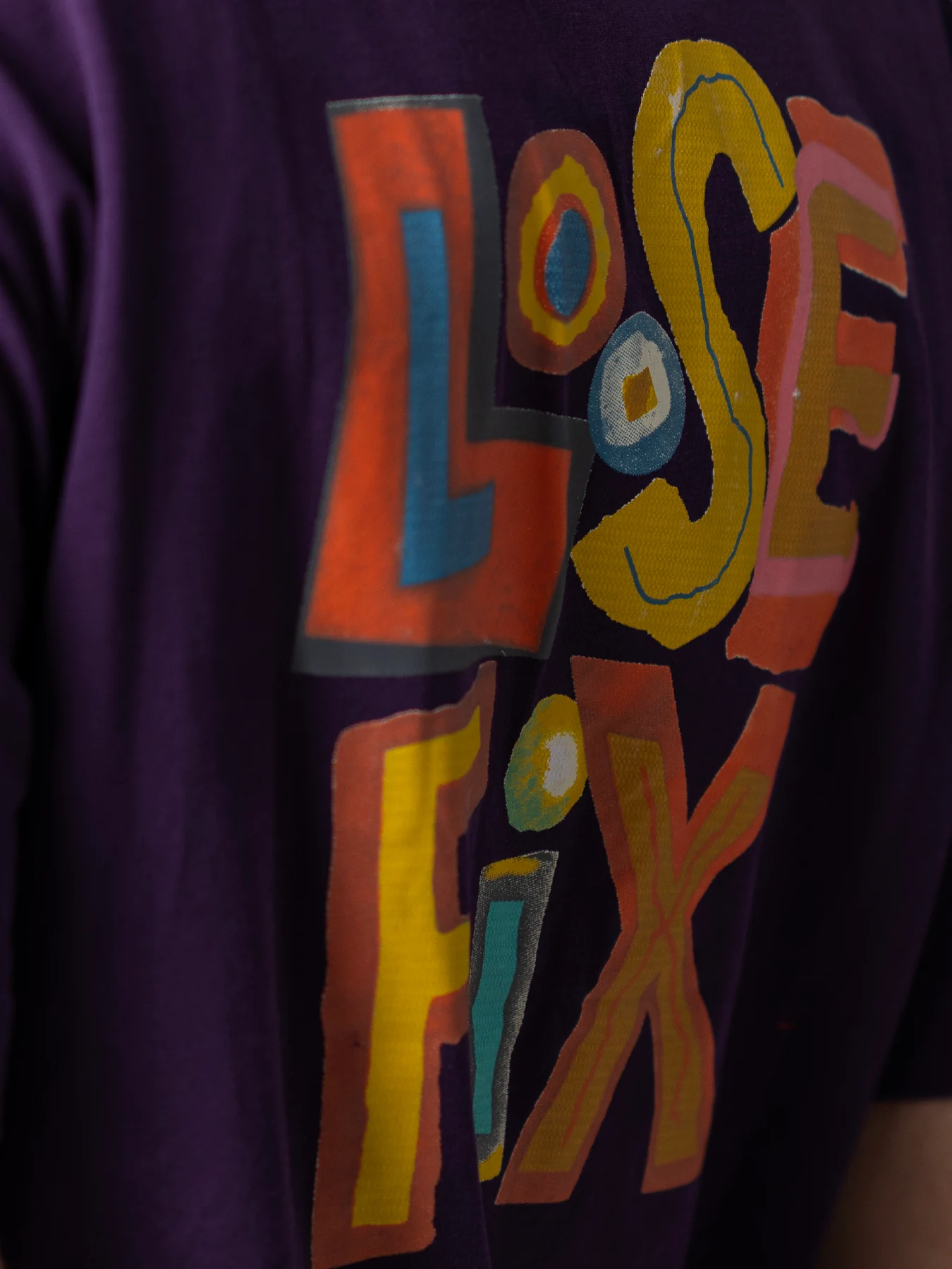 تیشرت مردانه بنفش یقه گرد طرح دار 