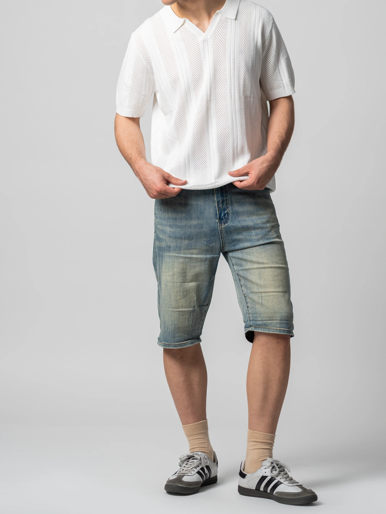 تیشرت سفید راه راه 51