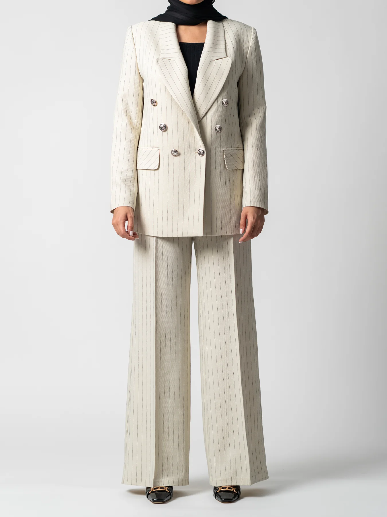 کت شلوار زنانه کرم دیپلمات شش دکمه 