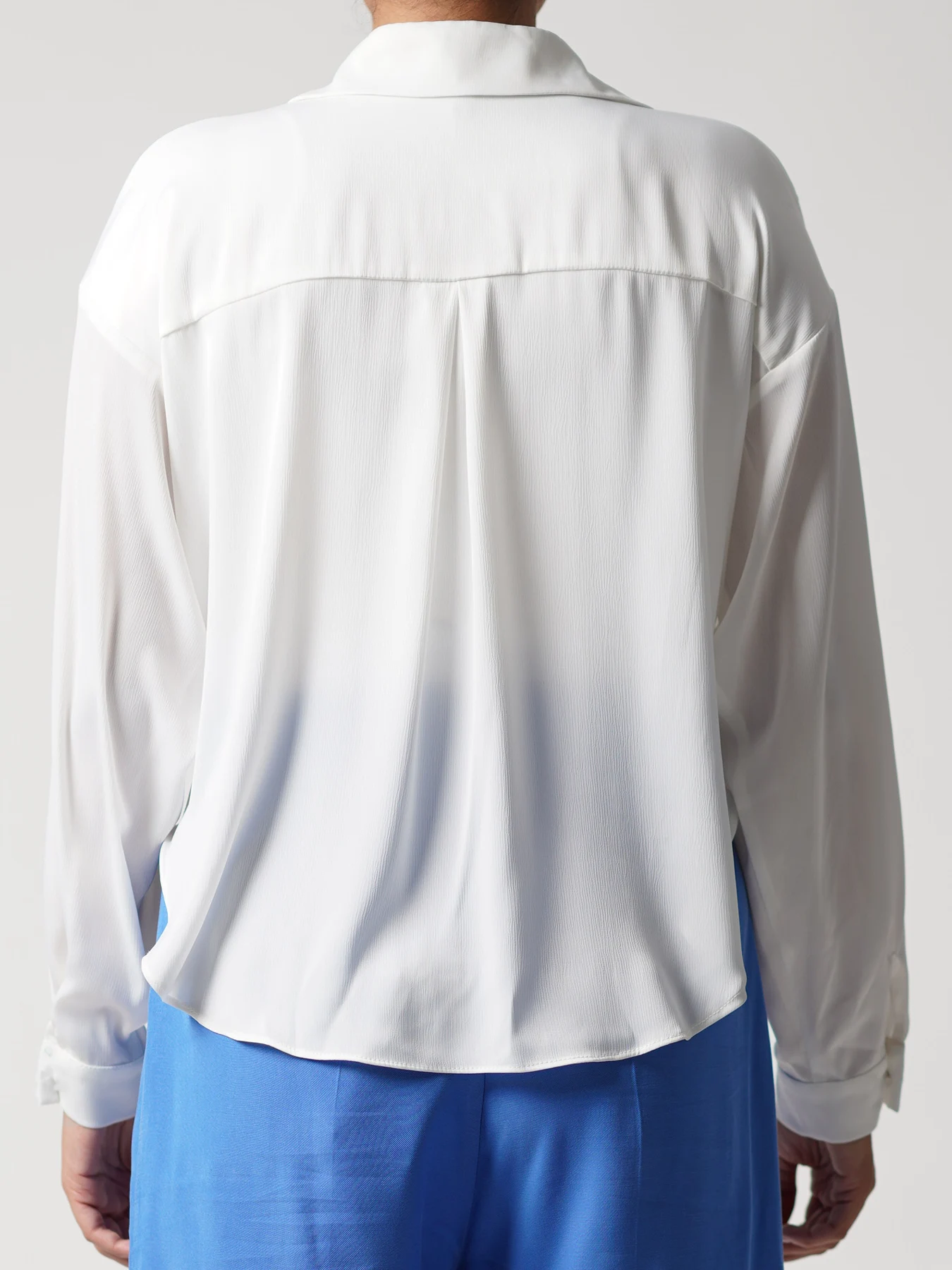 شومیز جلو پیچ شیری