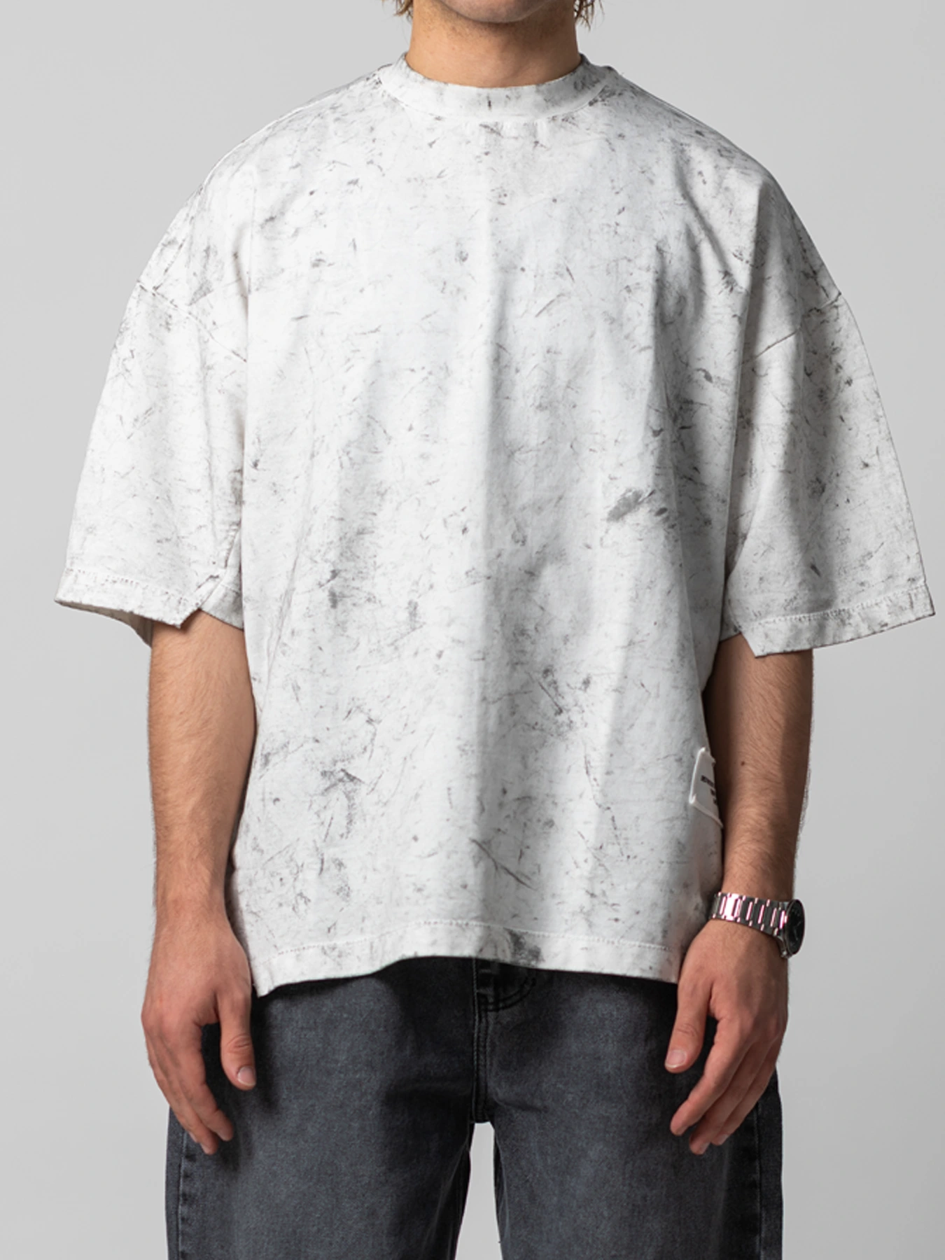 تیشرت شیری یقه گرد آستین کوتاه 