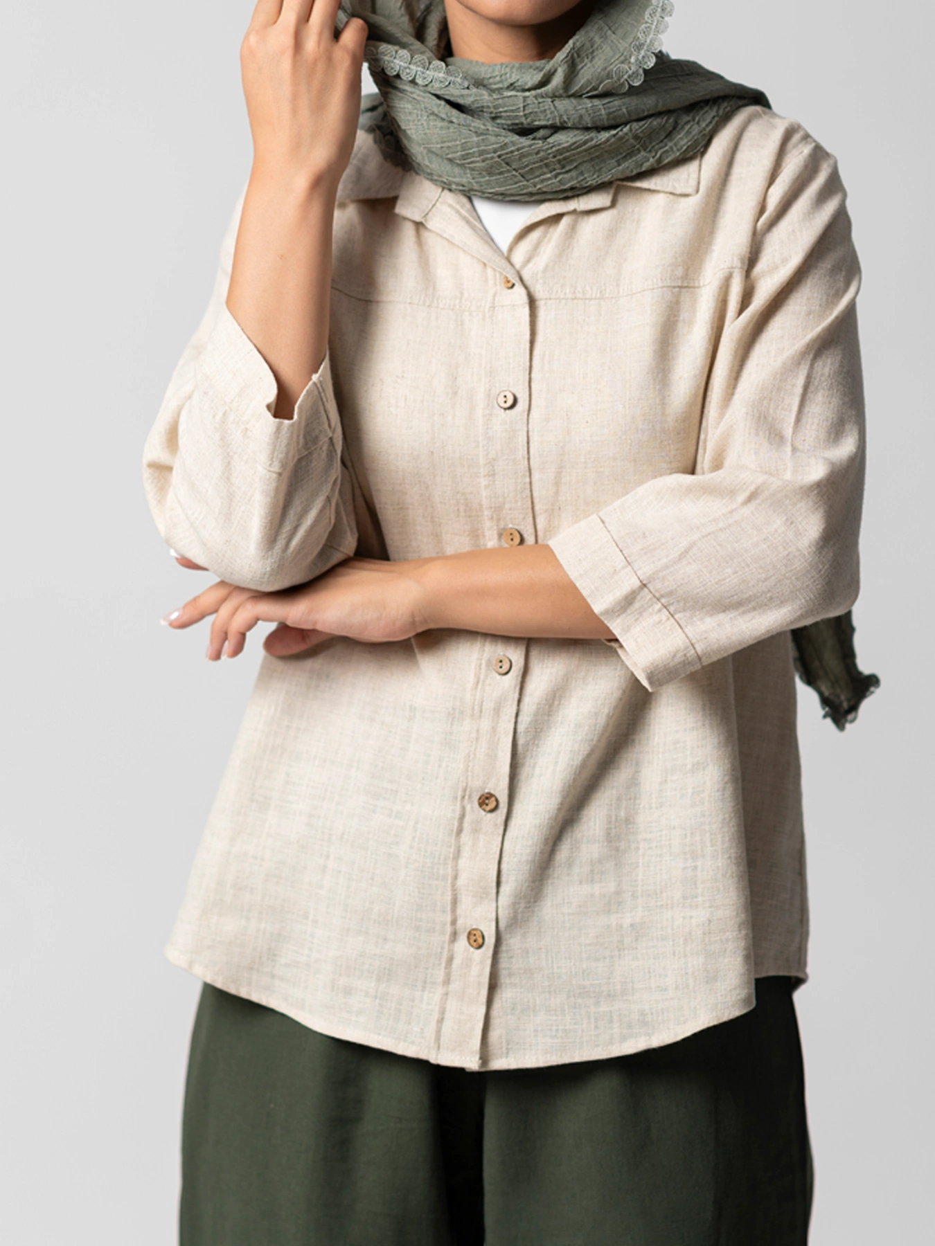 شومیز کرم لینن ساده یقه مردانه