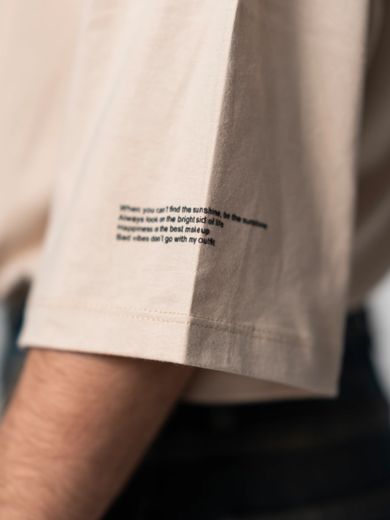 تیشرت کرم یقه گرد 