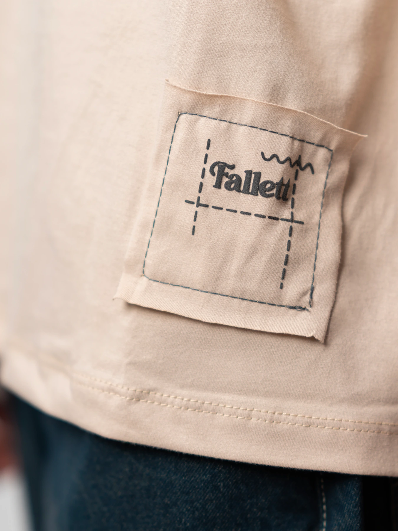 تیشرت کرم یقه گرد 