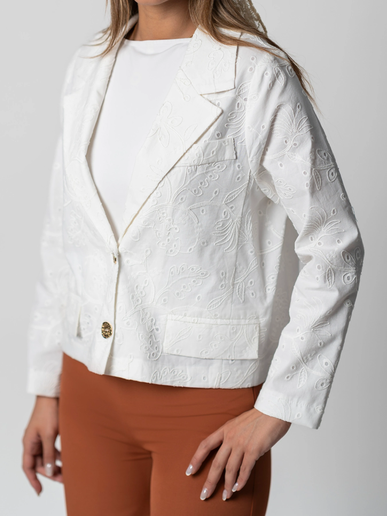 کت تک سفید خامه دوزی یقه انگلیسی 69