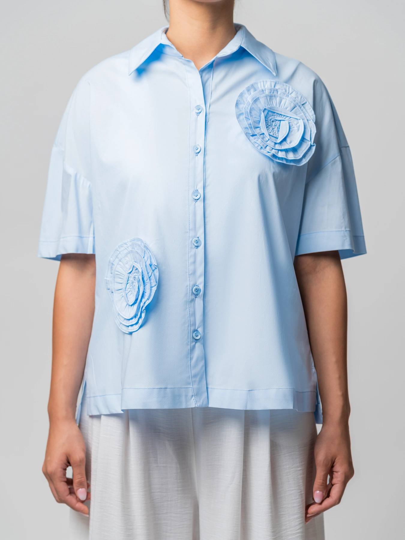 شومیز آستین کوتاه فیروزه ای طرح دو گل پوپلین 