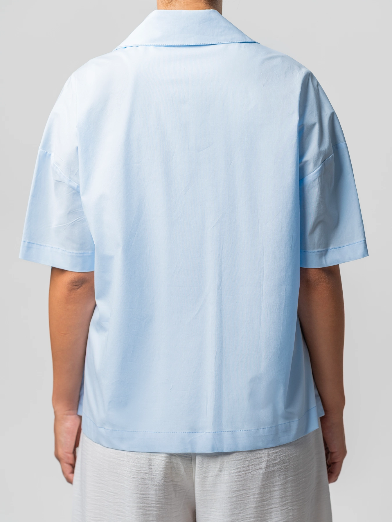 شومیز آستین کوتاه فیروزه ای طرح دو گل پوپلین 