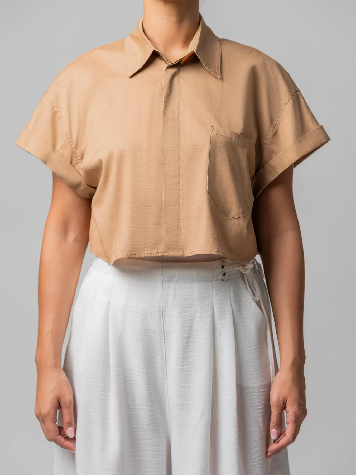 شومیز قهوه ای کراپ آستین پاکتی پوپلین