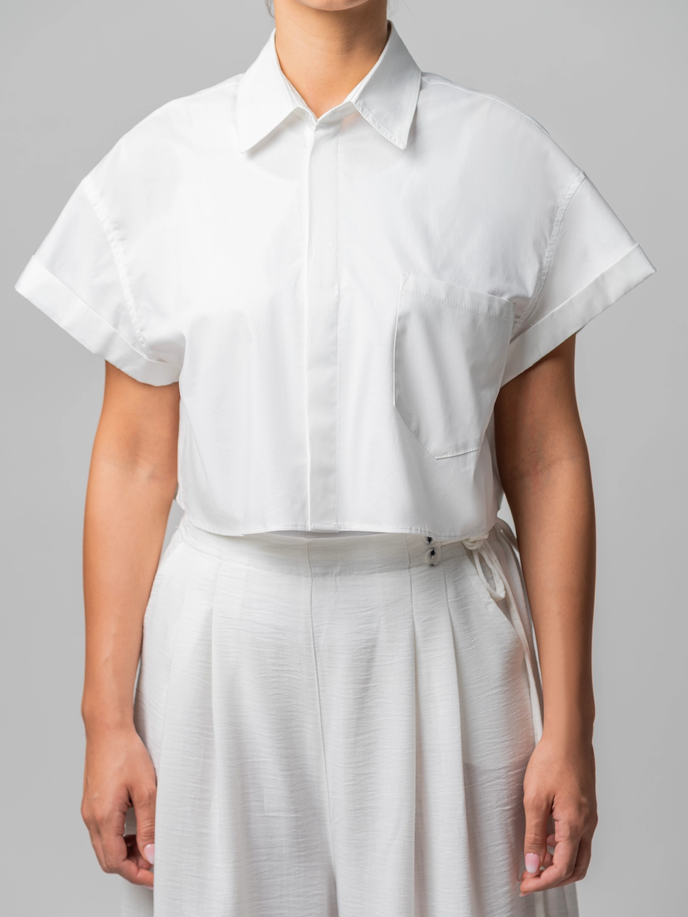 شومیز سفید کراپ آستین پاکتی پوپلین 