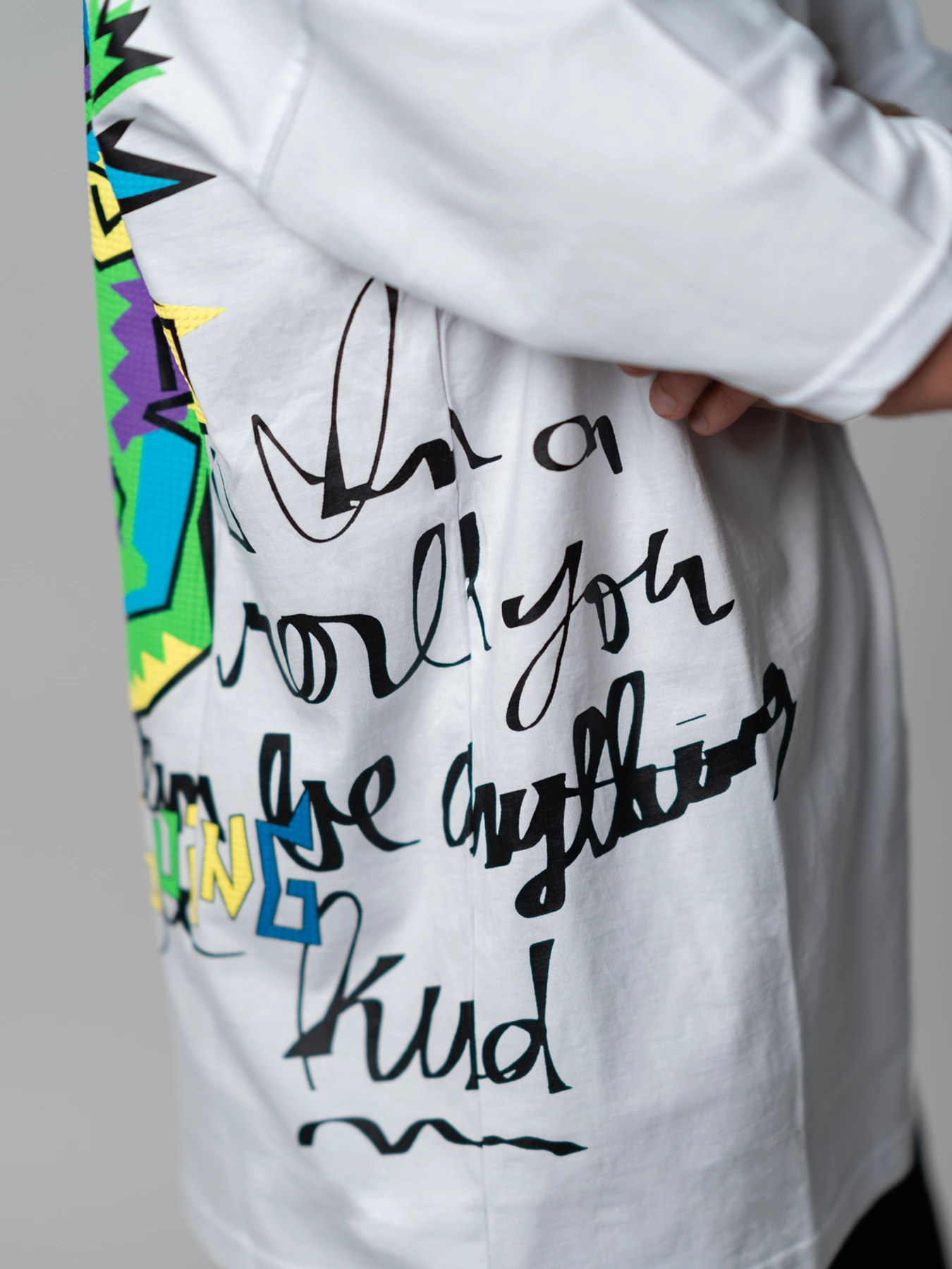 تیشرت مردانه طرح شلوغ یقه گرد