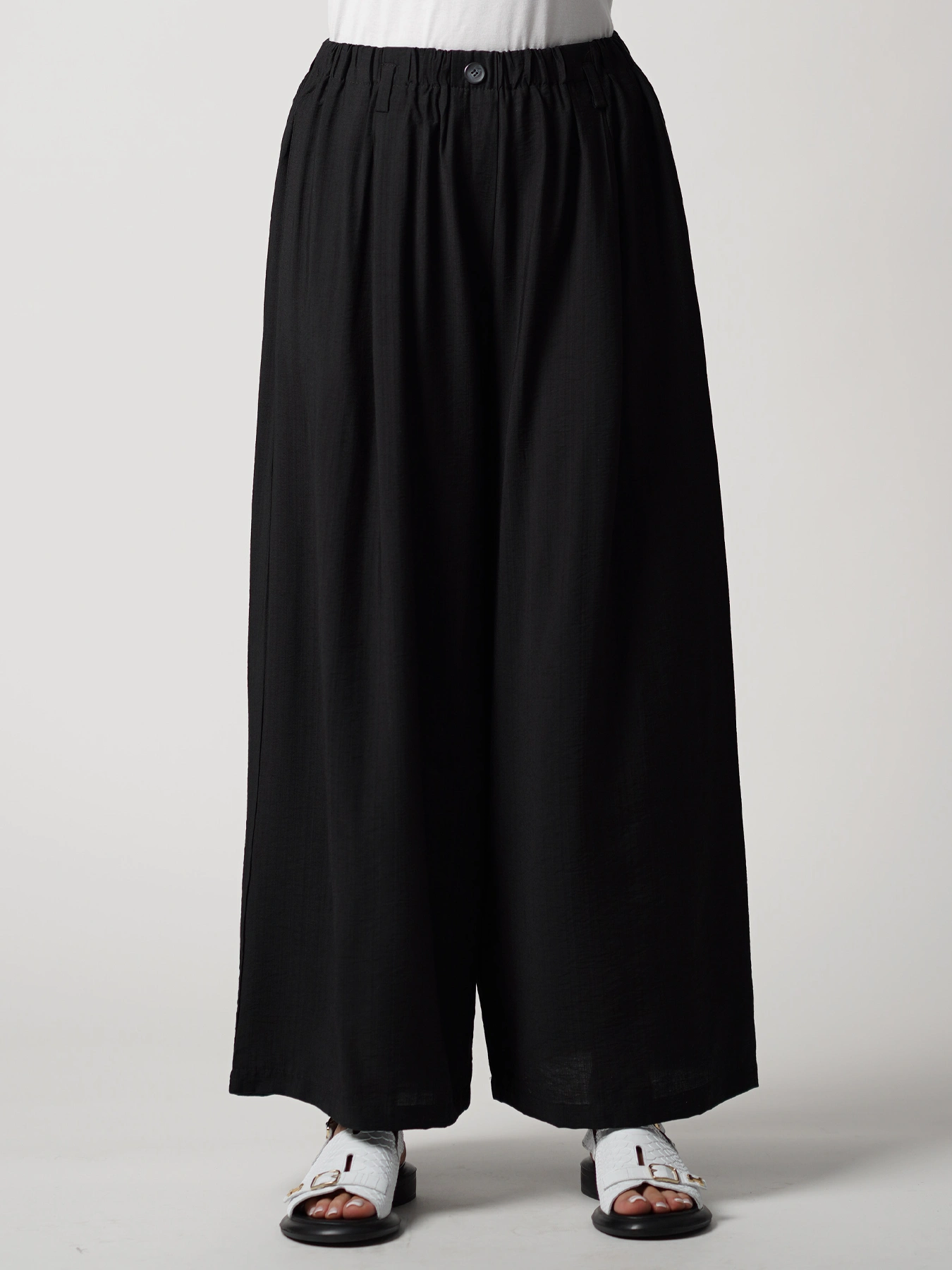 شلوار مشکی کمرکش تک دکمه ساده 