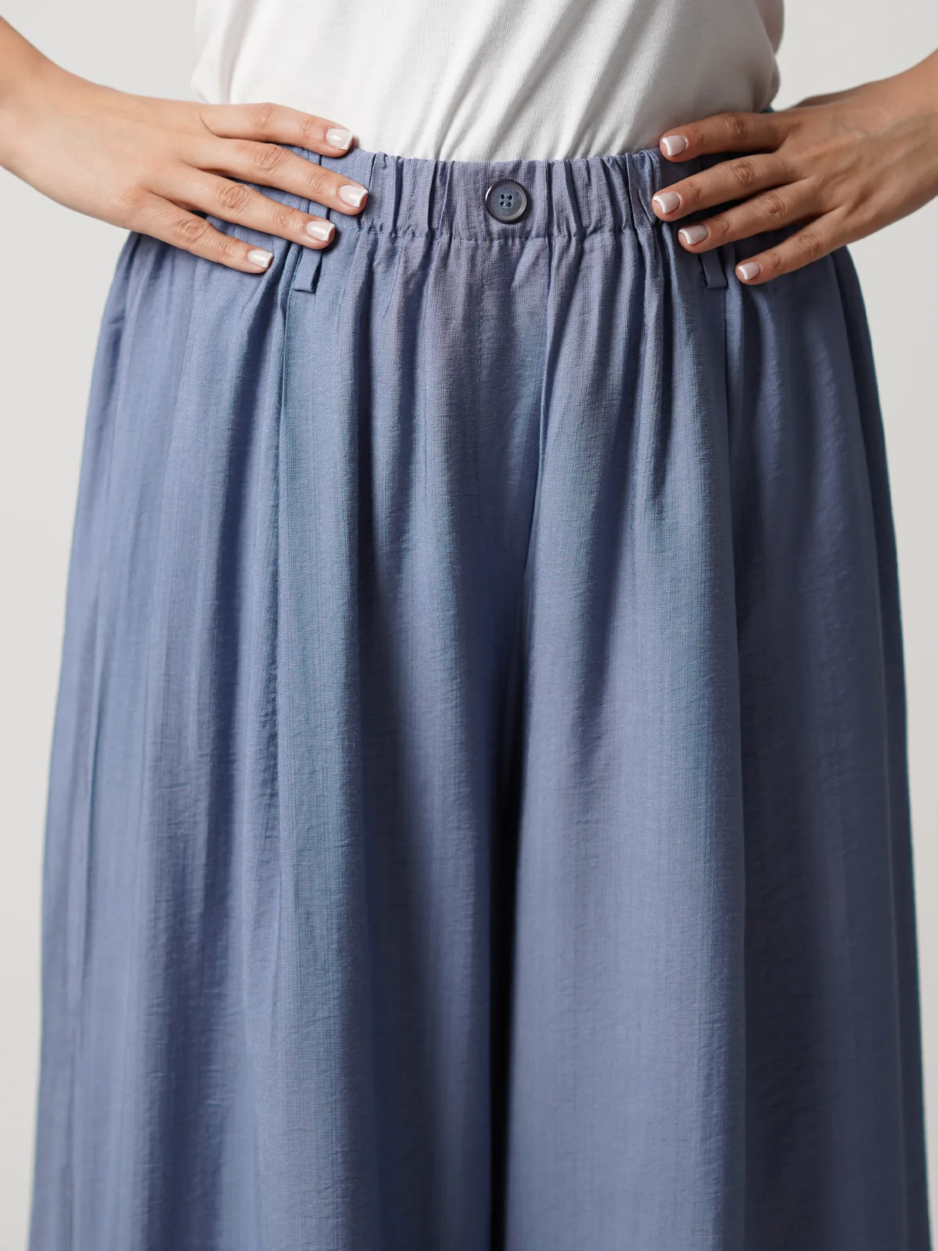 شلوار آبی کمرکش تک دکمه ساده 