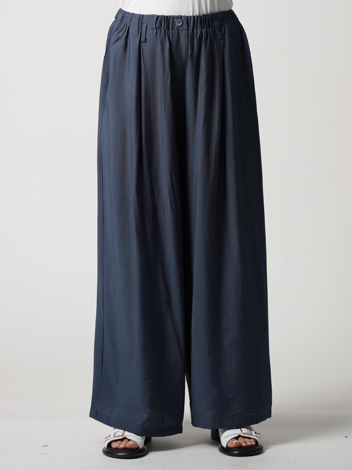 شلوار سرمه ای کمرکش تک دکمه ساده 