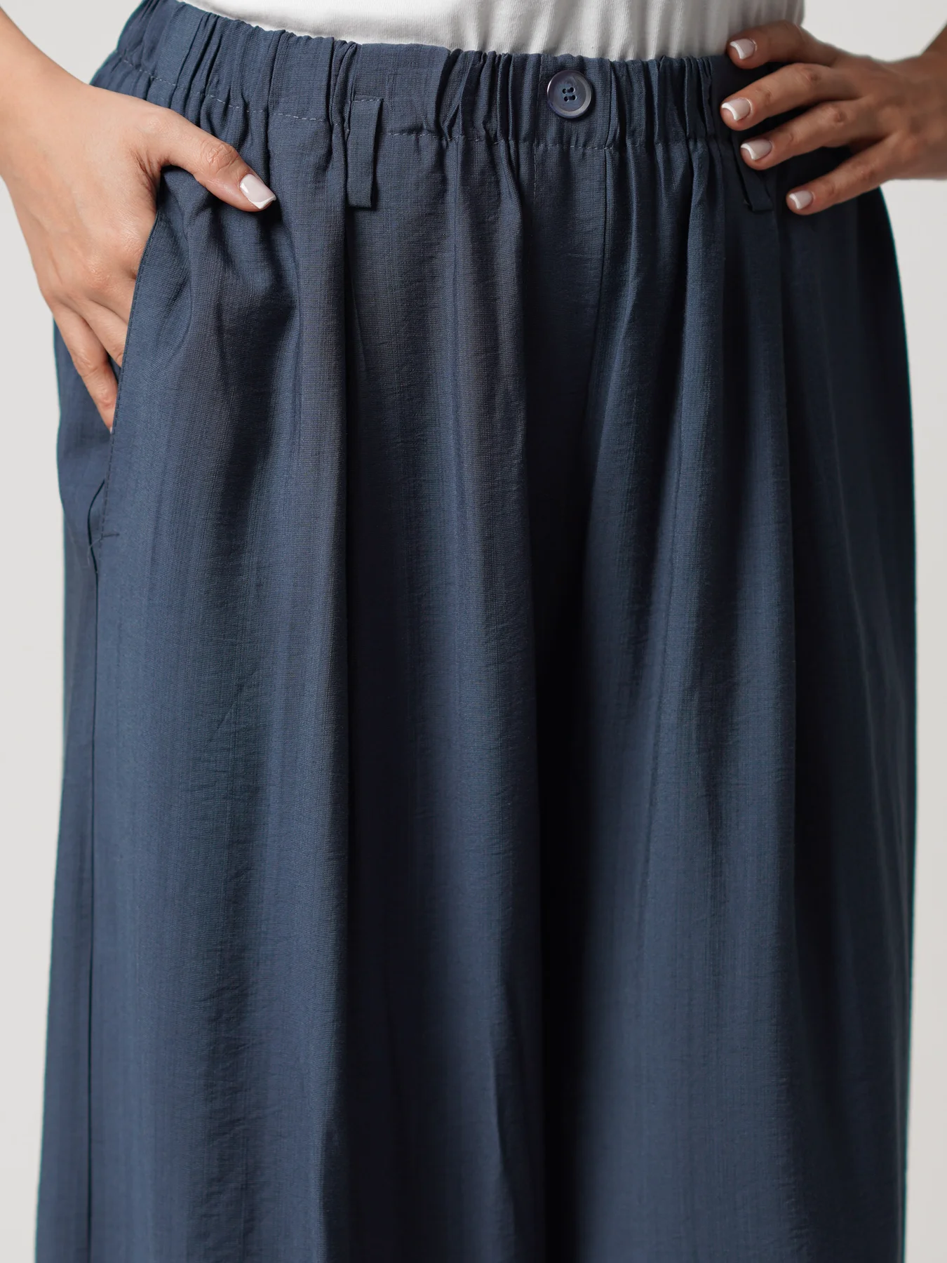 شلوار سرمه ای کمرکش تک دکمه ساده 