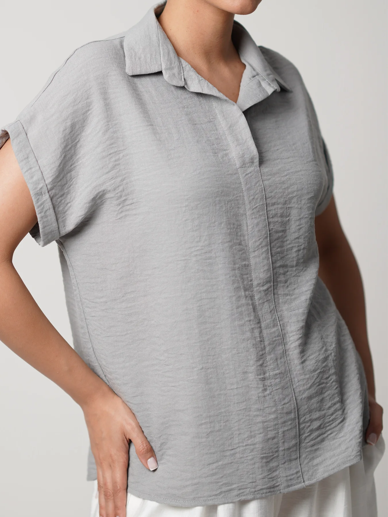 بلوز طوسی آستین کوتاه پاکتی 