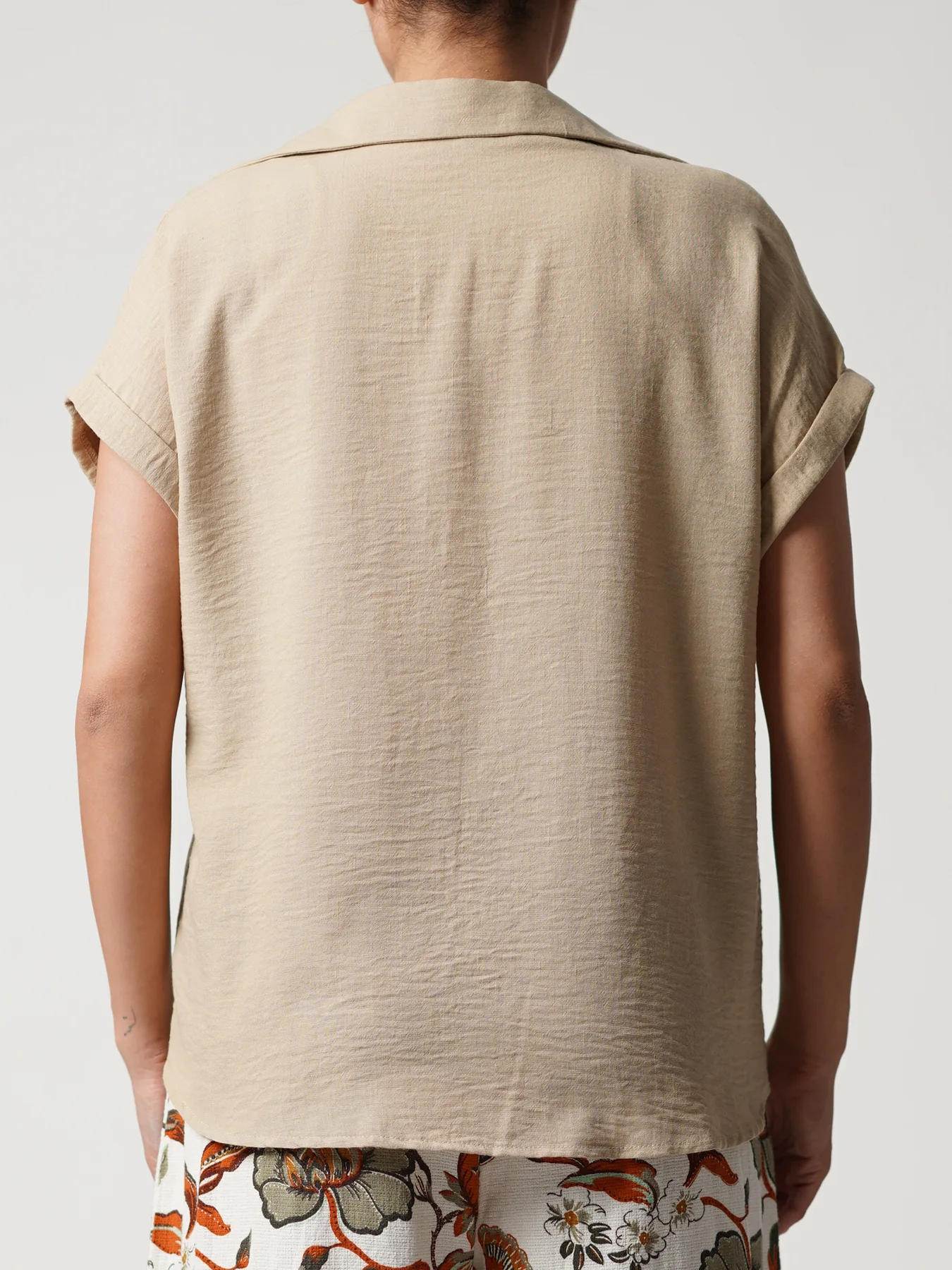 بلوز نسکافه ای آستین کوتاه پاکتی 