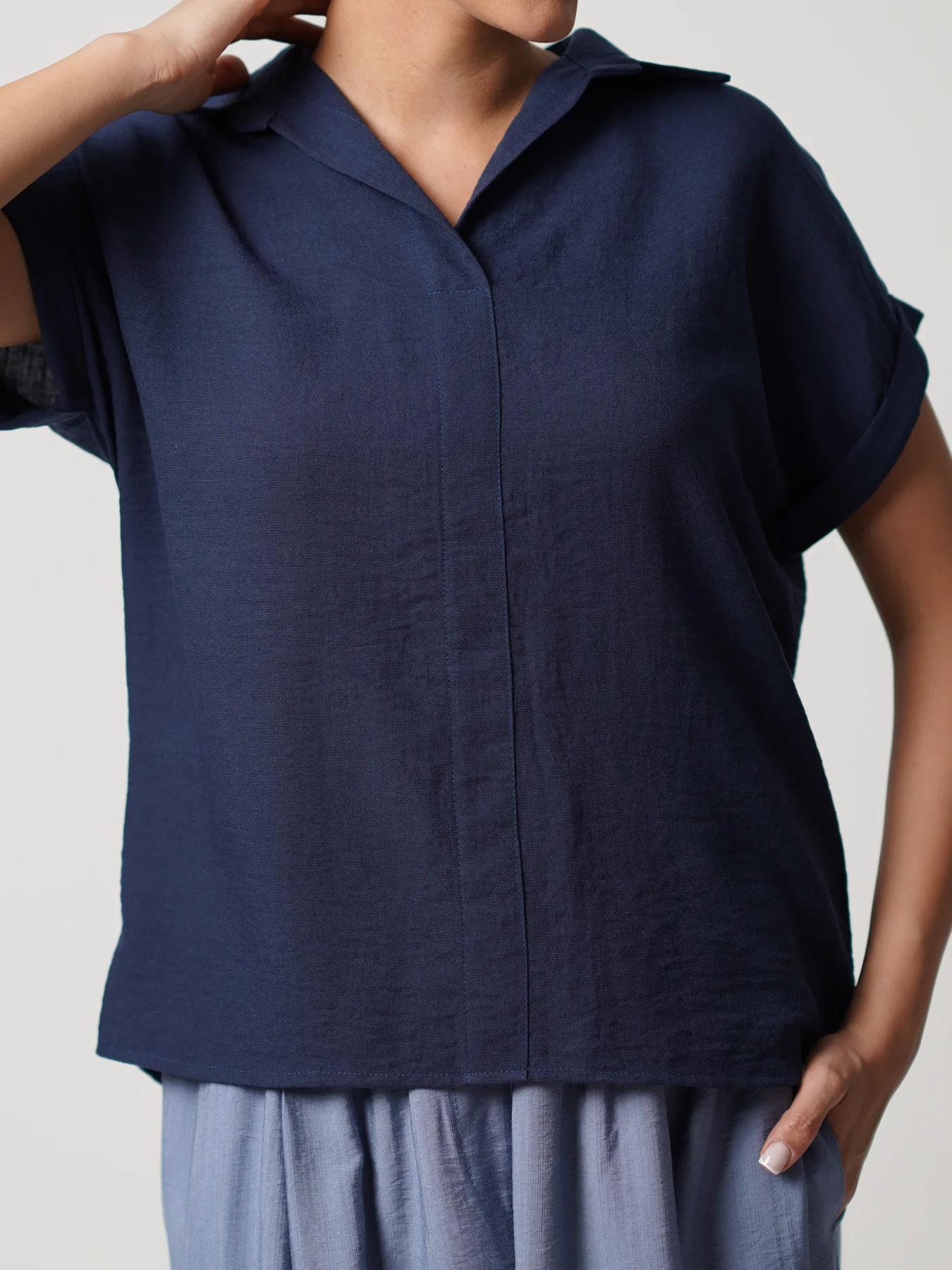 بلوز سرمه ای آستین کوتاه پاکتی 