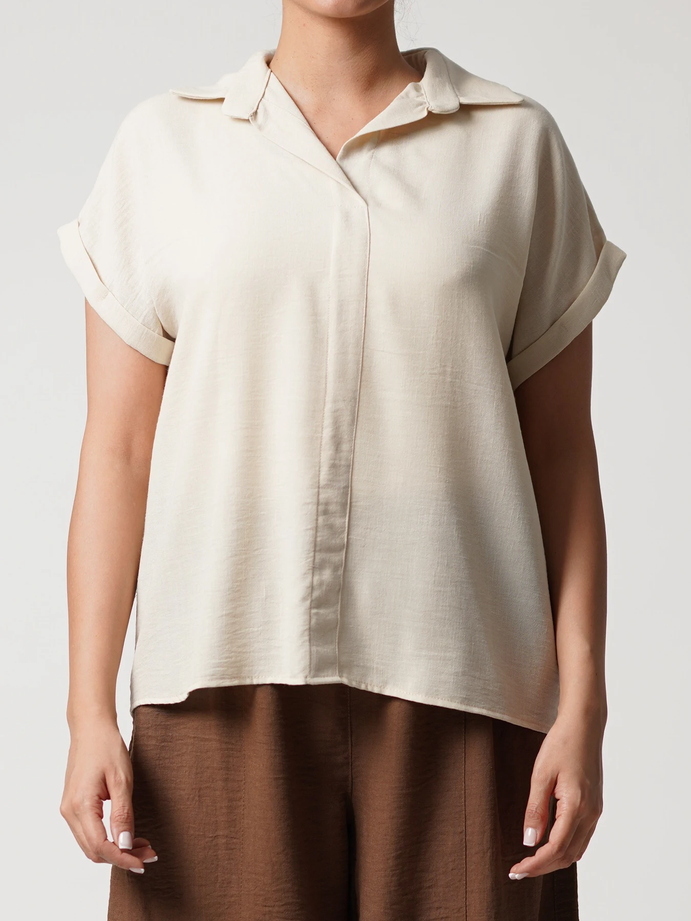 بلوز کرم آستین کوتاه پاکتی 