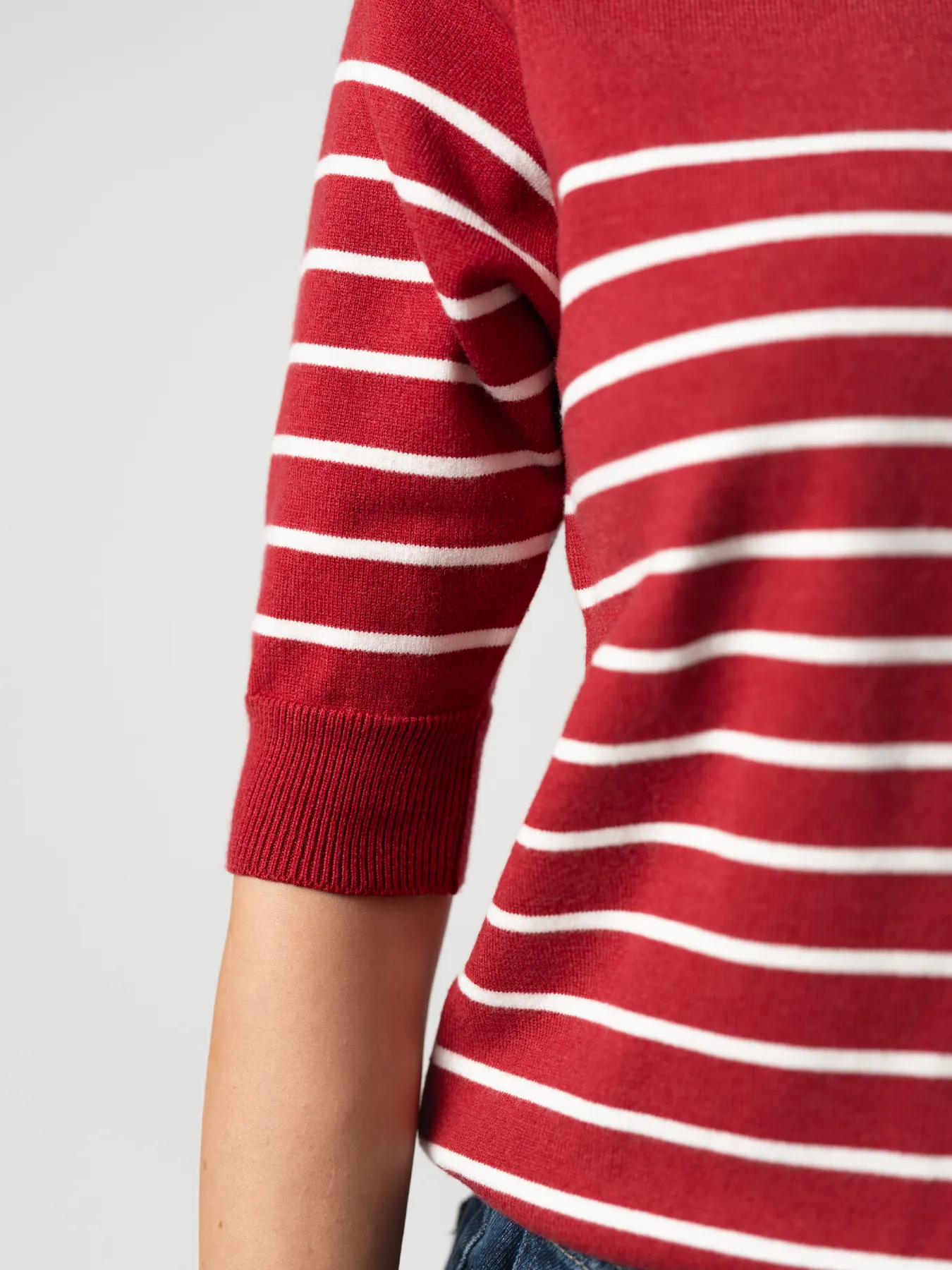 بلوز بافت زنانه قرمز یقه گردآستین سه ربع راه راه