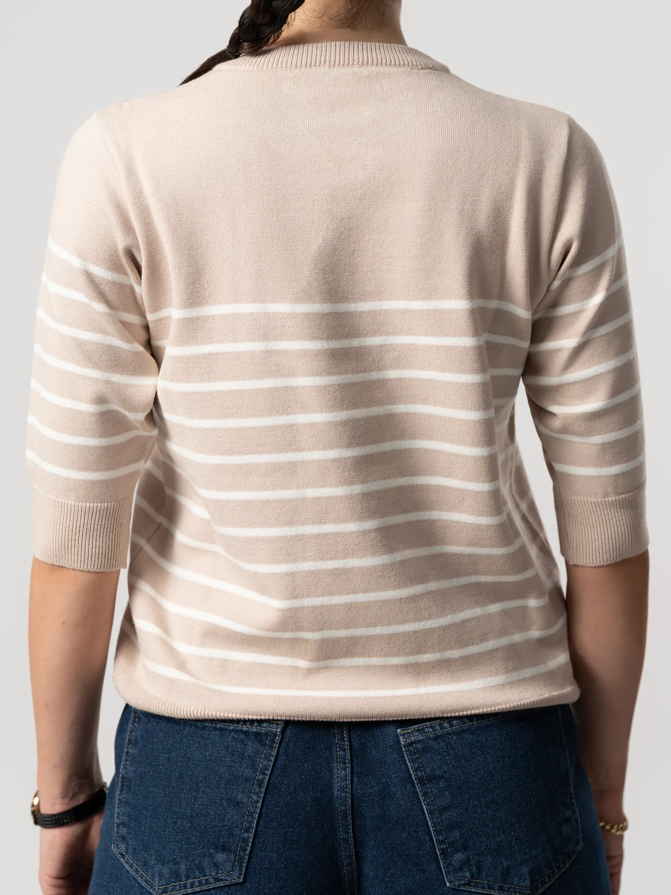 بلوز بافت زنانه کرم یقه گرد آستین سه ربع راه راه