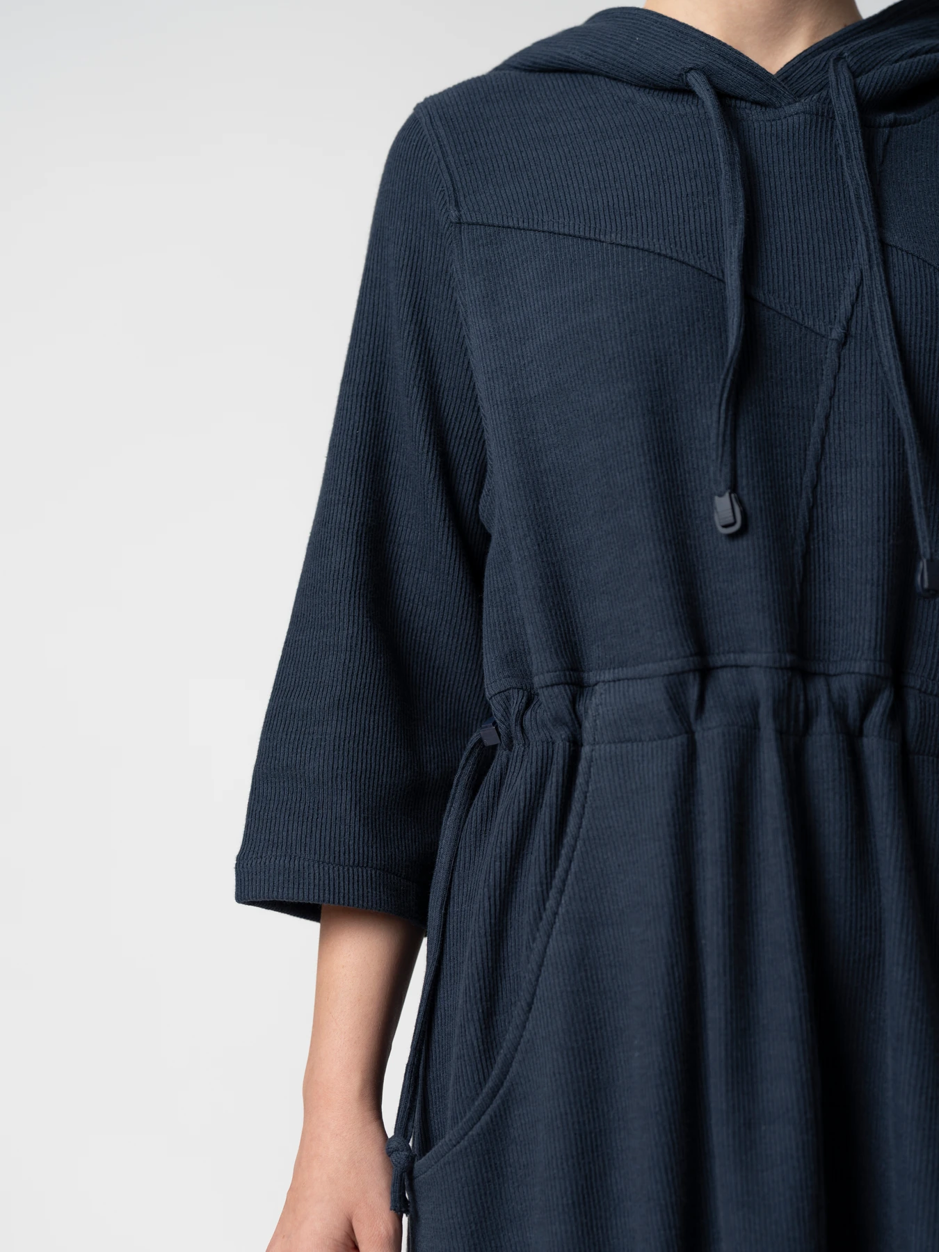 مانتو کبریتی کلاه دار سرمه ای 22