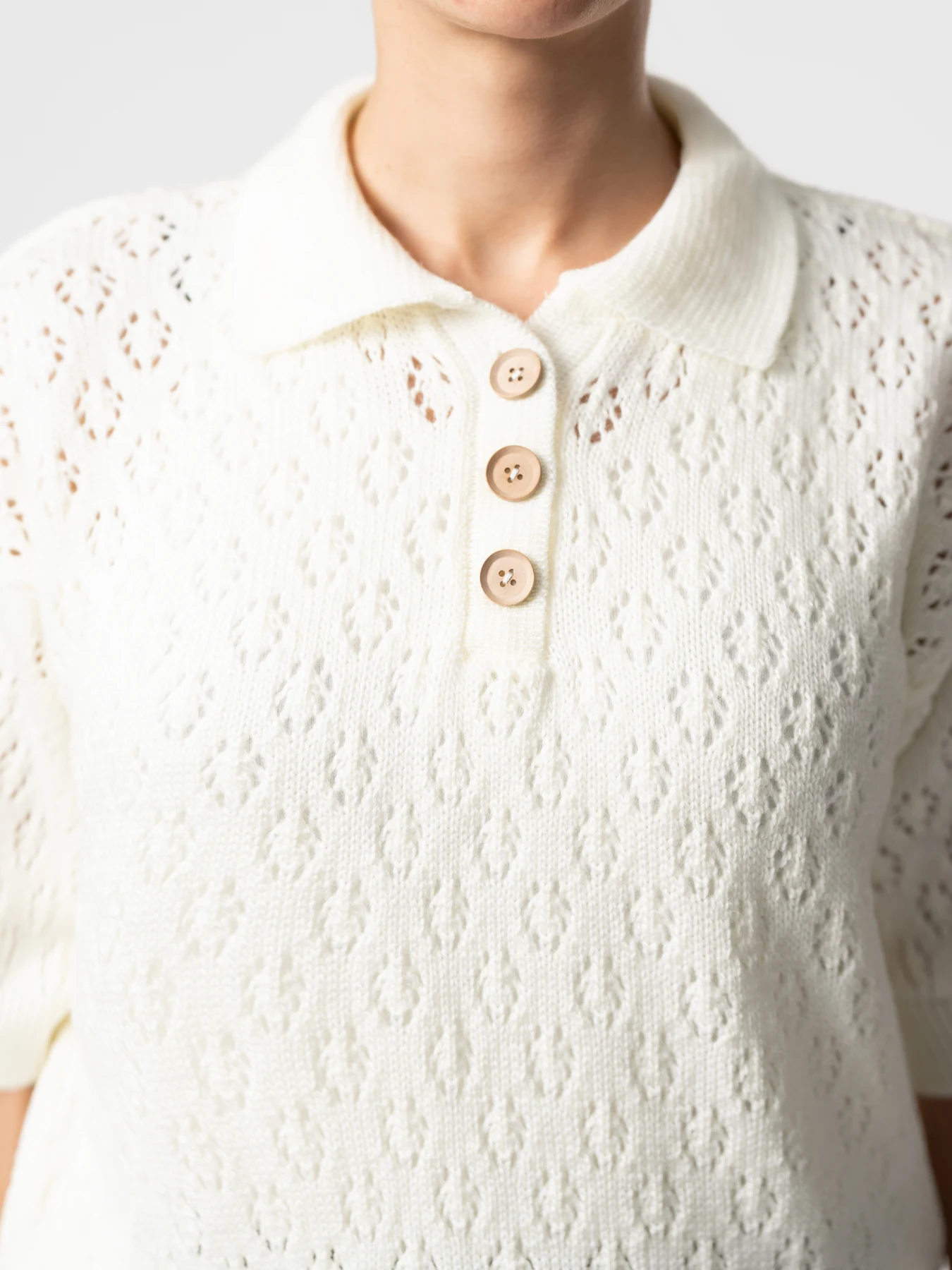 بلوز بافت زنانه یقه برگردان سفید 