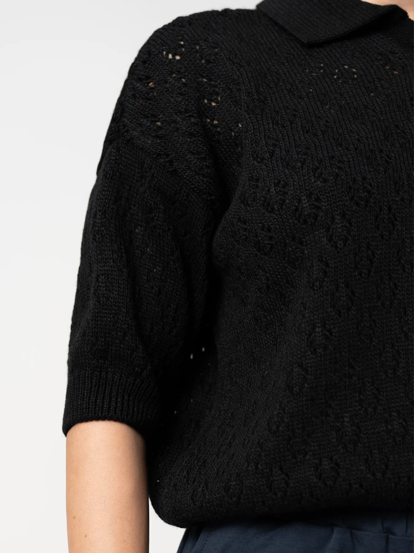 بلوز بافت زنانه یقه برگردان مشکی