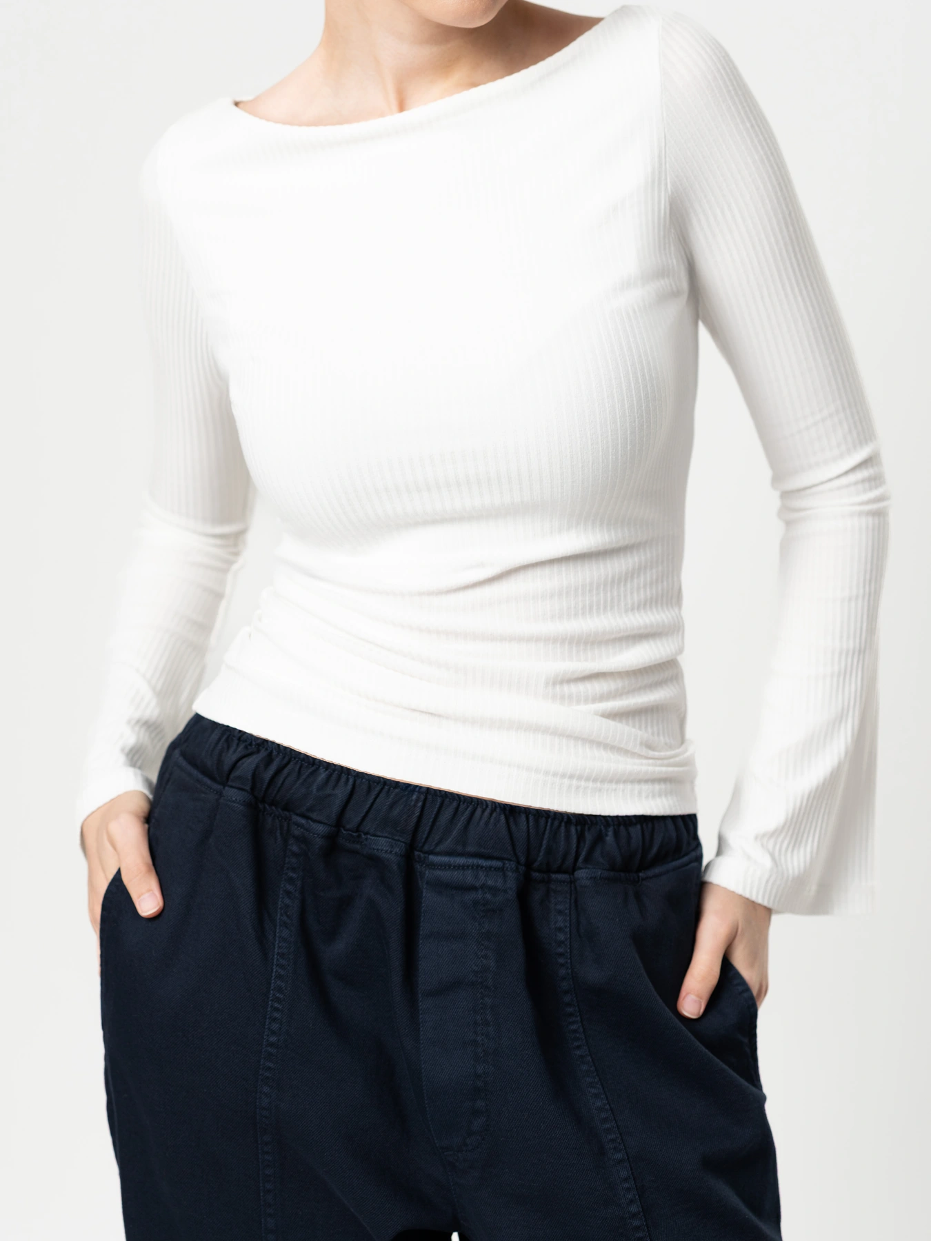 بلوز یقه قایقی طرح کبریتی شیری