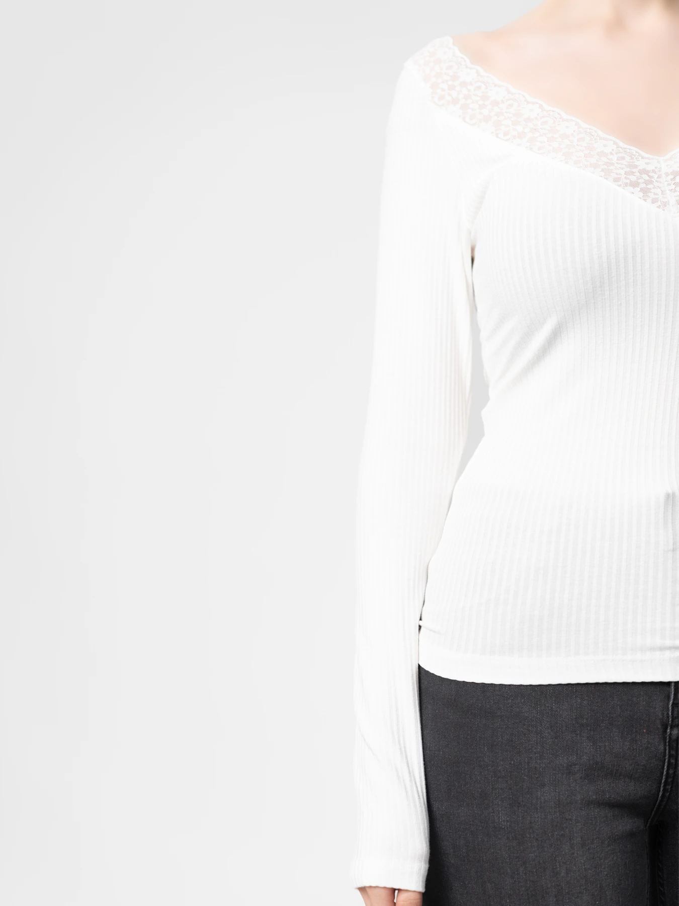 بلوز شیری گیپور طرح کبریتی 65